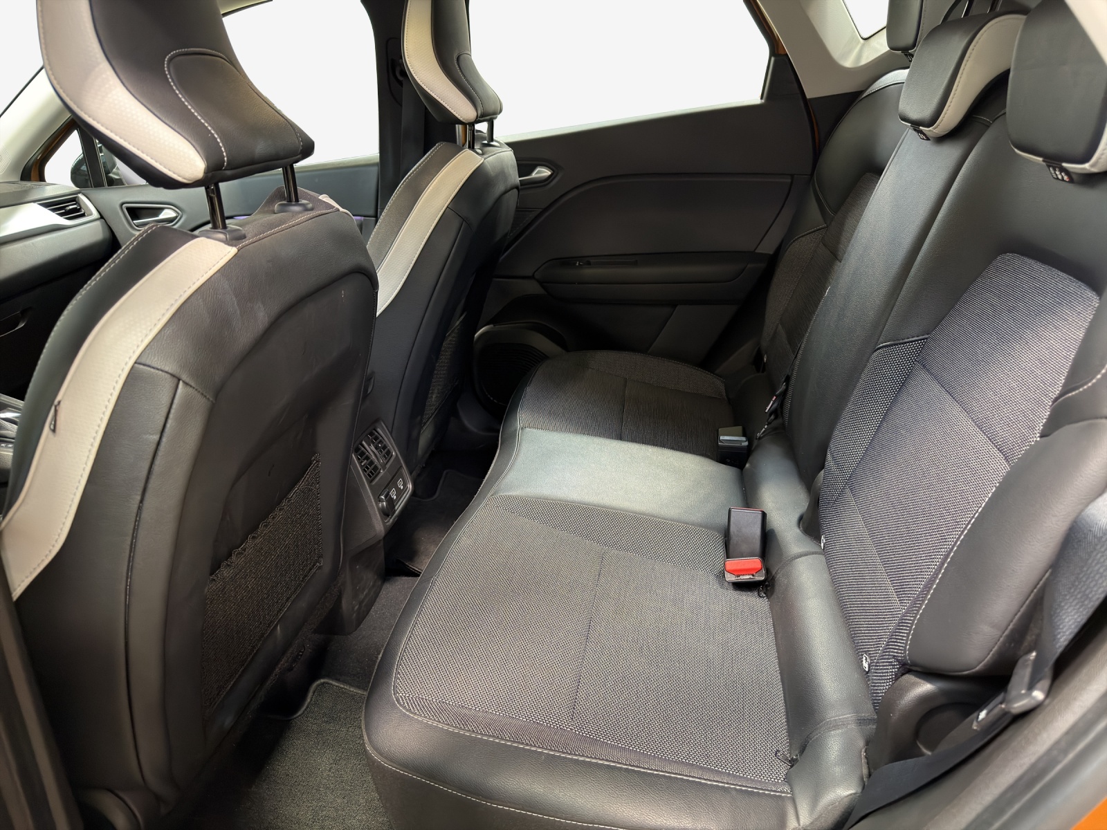 RENAULT Captur 1.6 E-Tech 160 Intens DHT-image-11