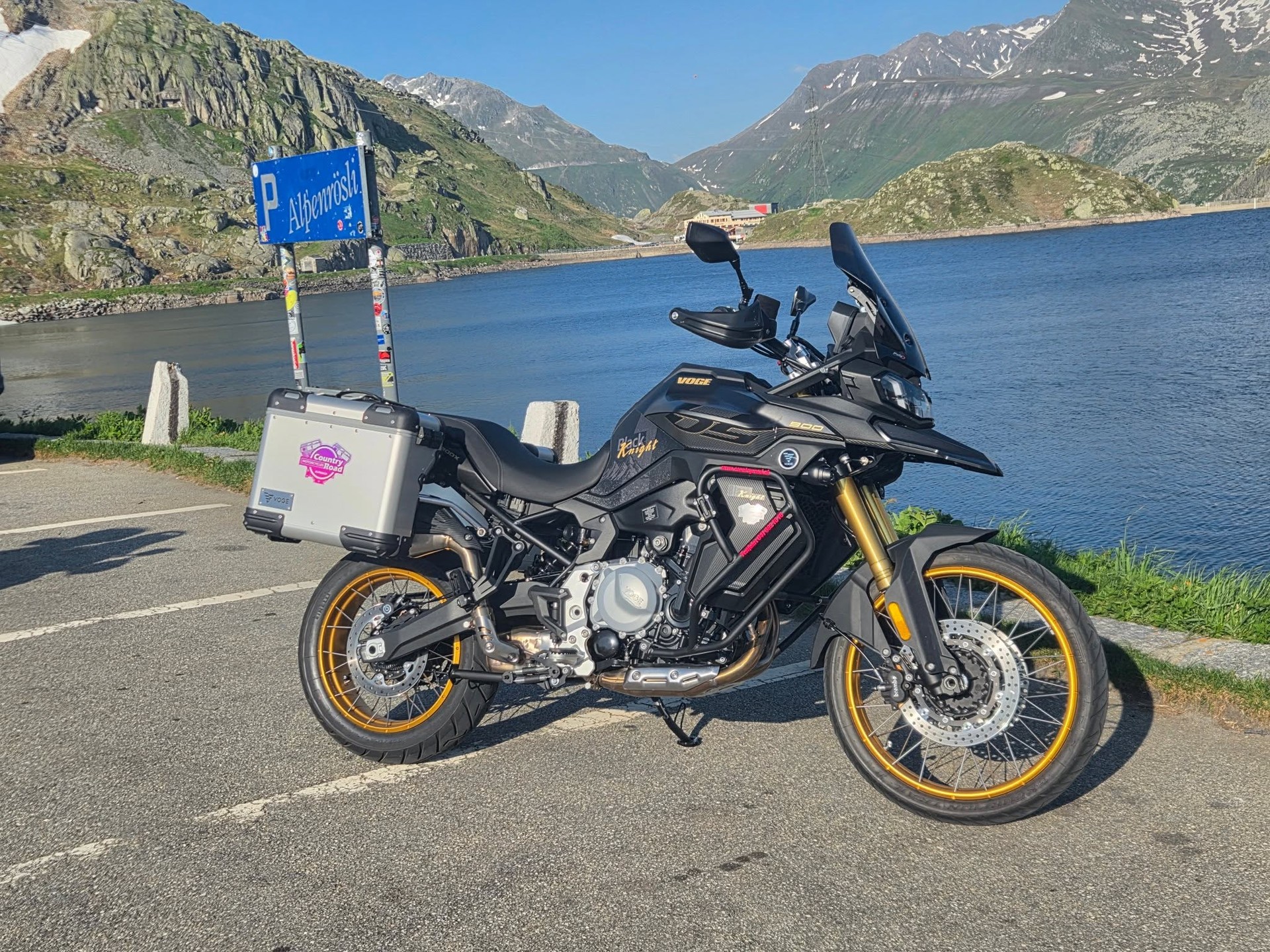 VOGE 900 DSX BLACK KNIGHT