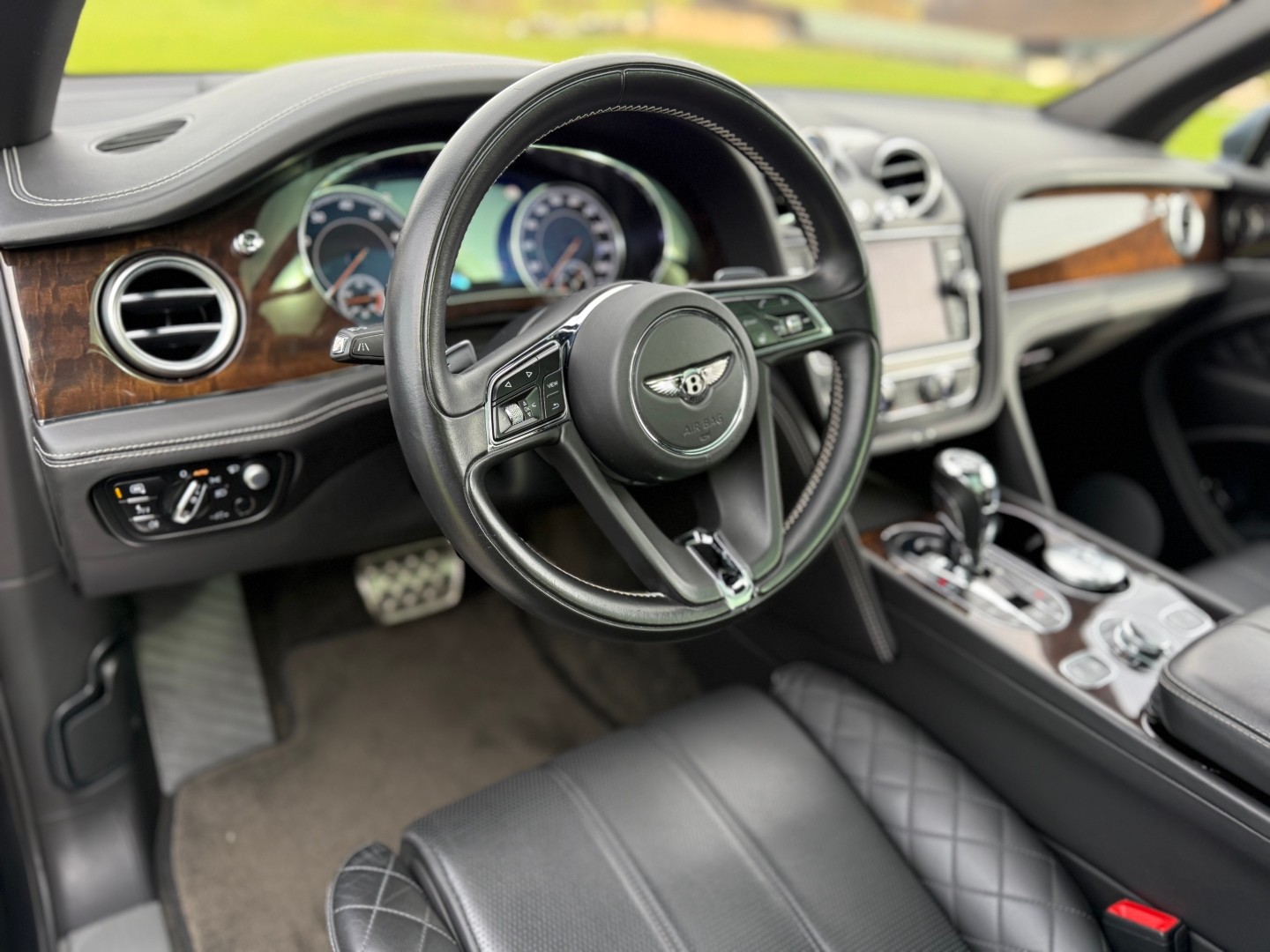 BENTLEY Bentayga W12-image-12