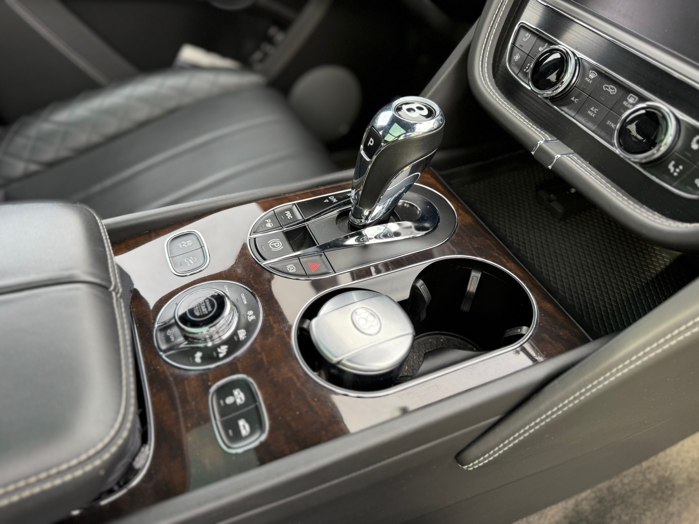BENTLEY Bentayga W12-image-20