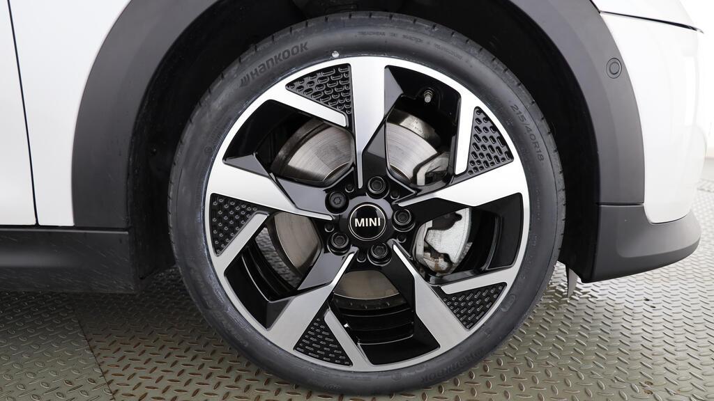 MINI Cooper S Cabrio-image-9