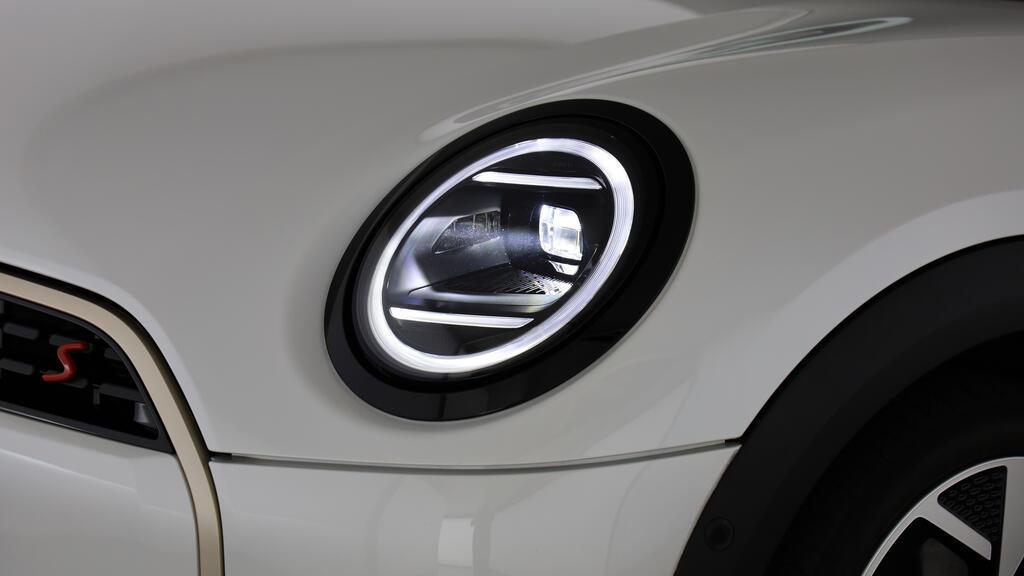 MINI Cooper S Cabrio-image-14