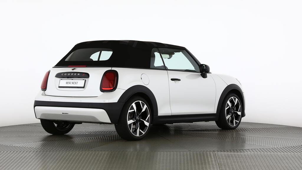 MINI Cooper S Cabrio-image-3