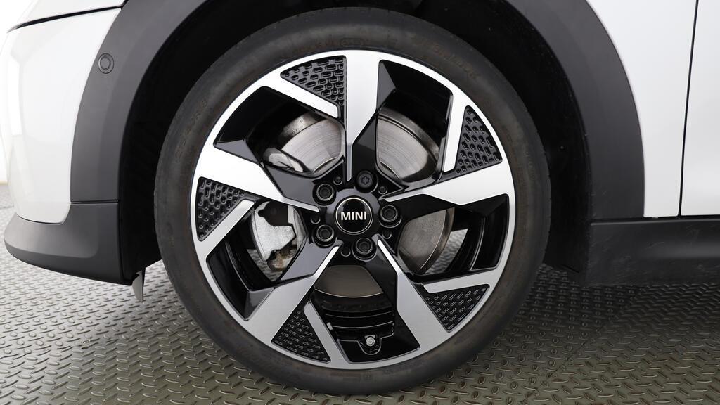 MINI Cooper S Cabrio-image-10