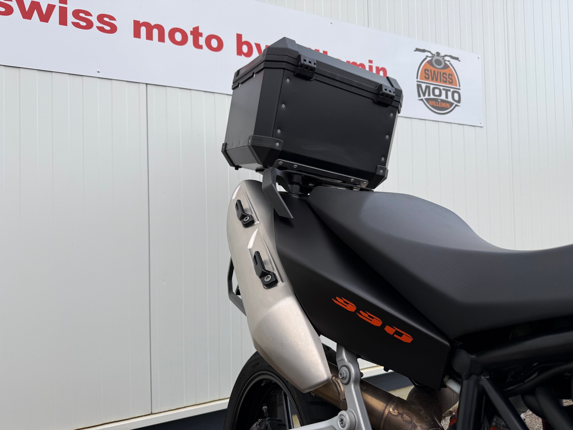KTM 990 Supermoto T-image-6