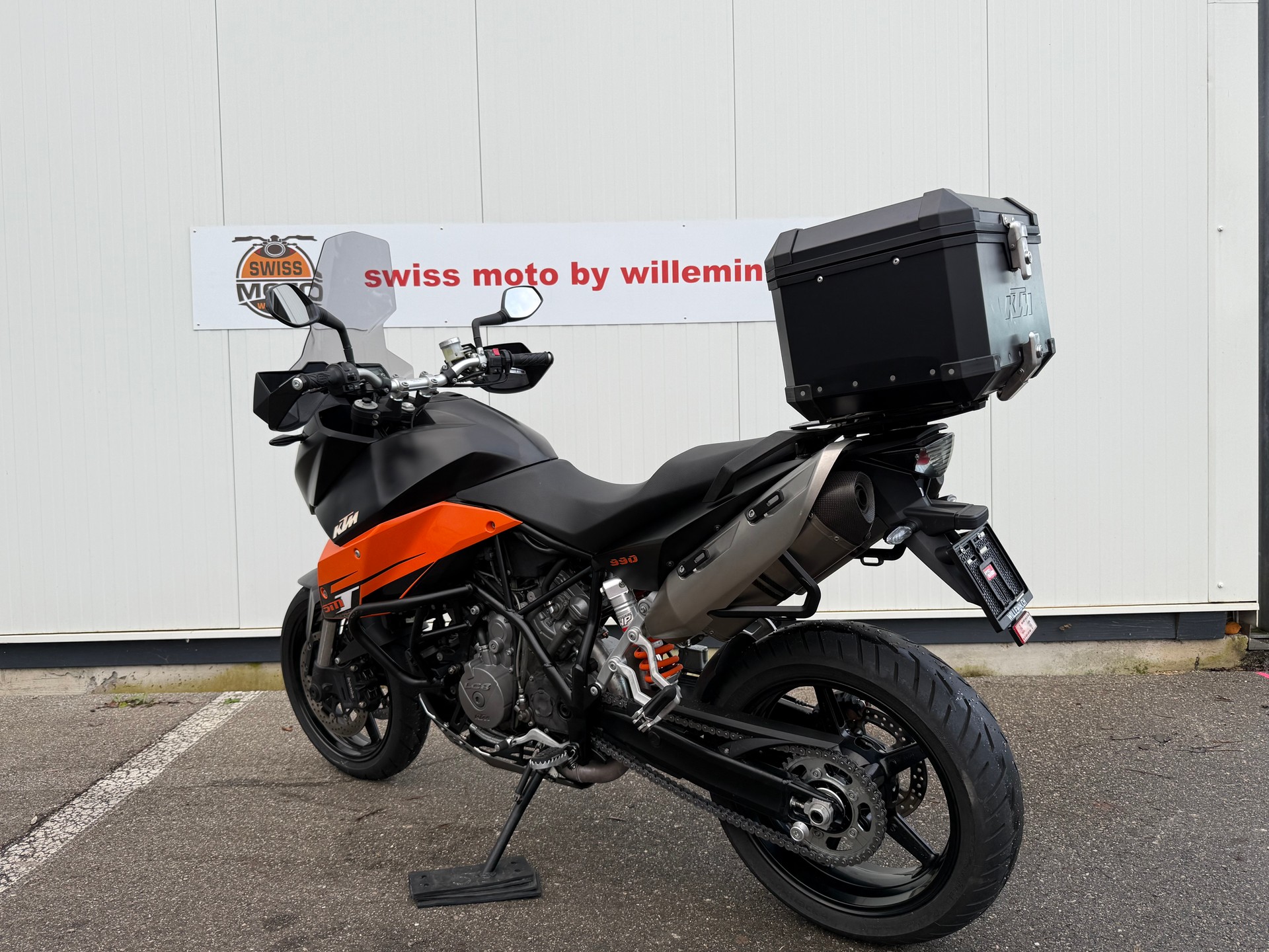 KTM 990 Supermoto T-showroom-element-2