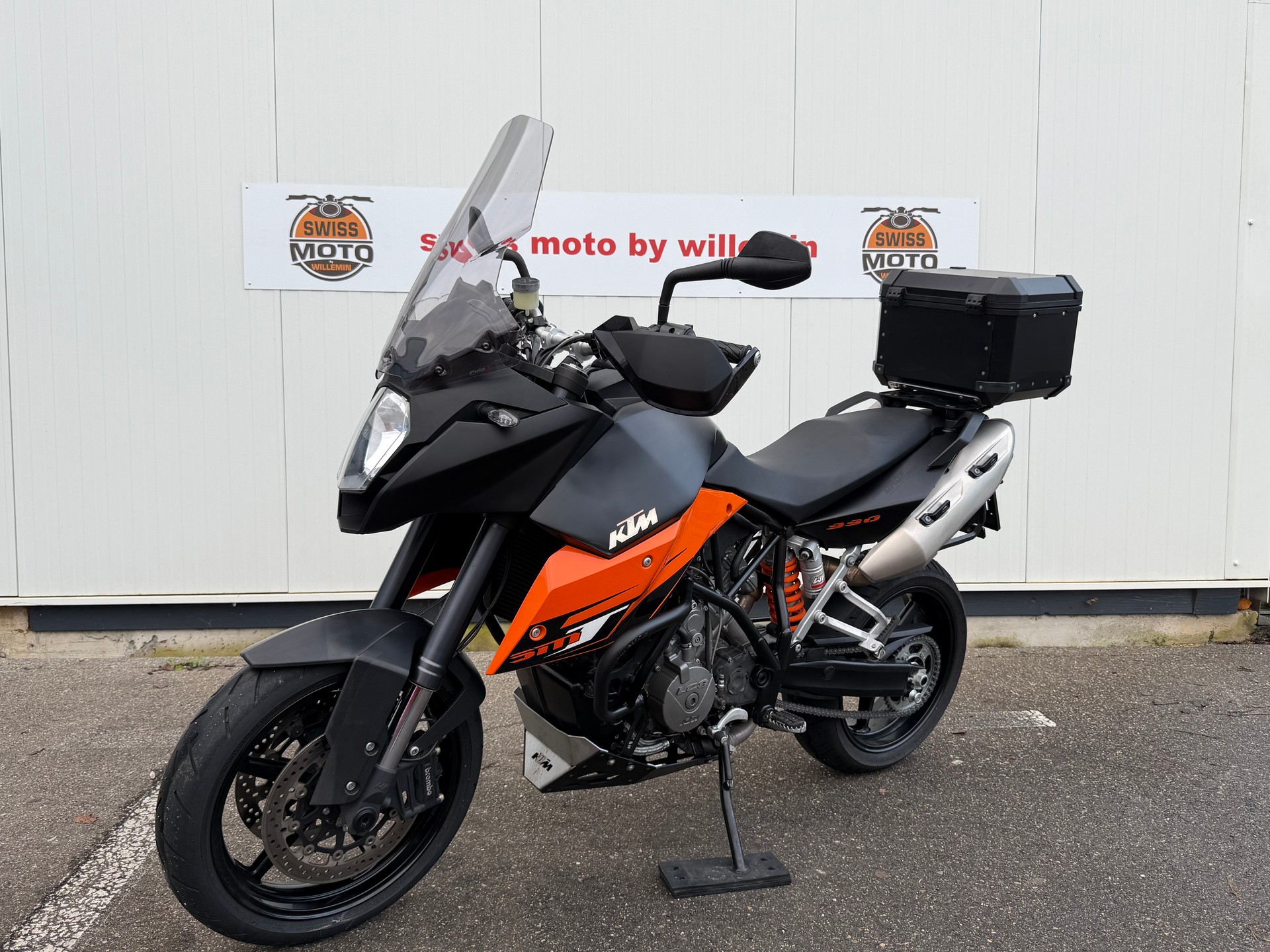 KTM 990 Supermoto T-showroom-element-1
