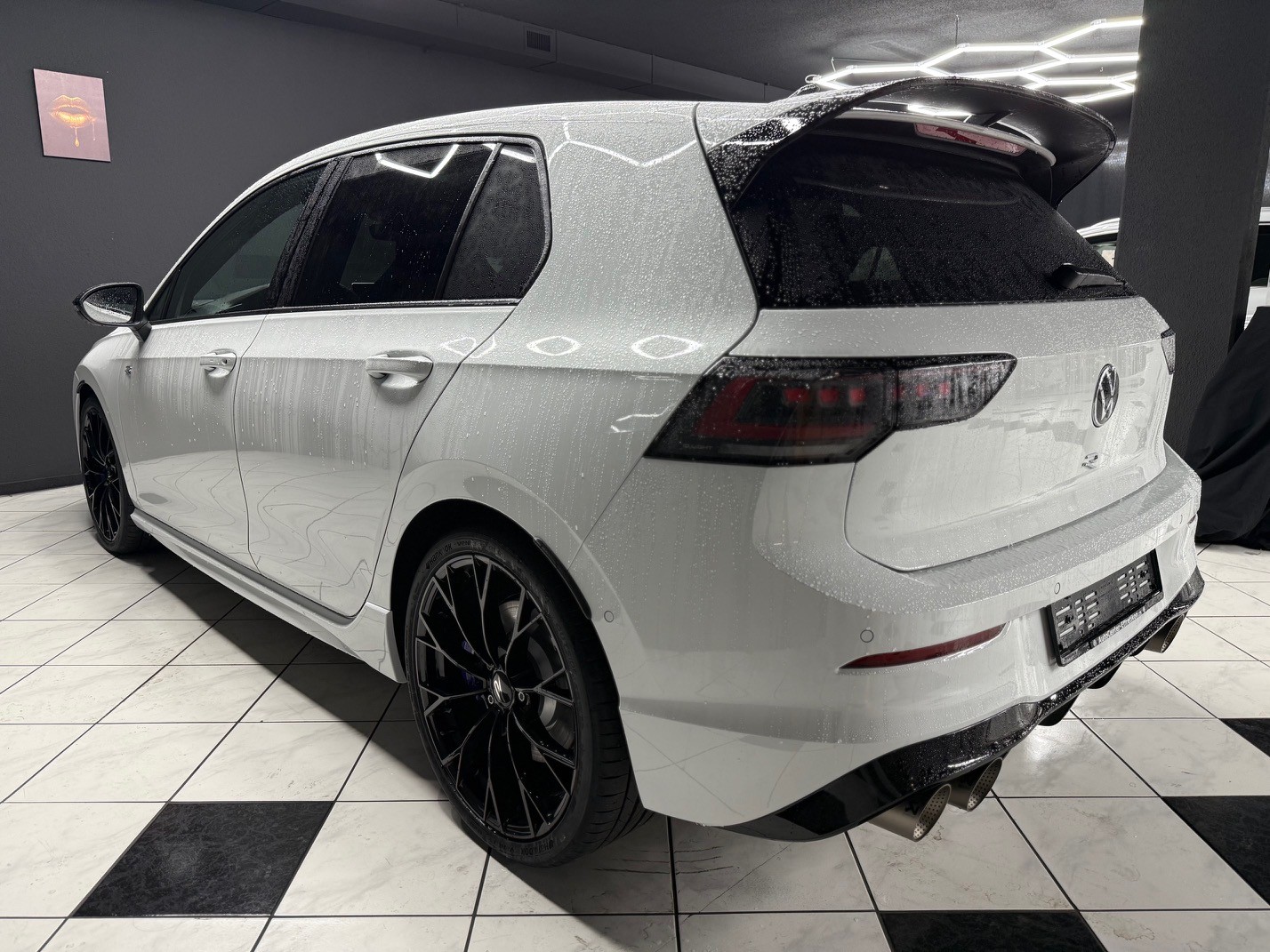 VW Golf 2.0TSI R 4M-image-6