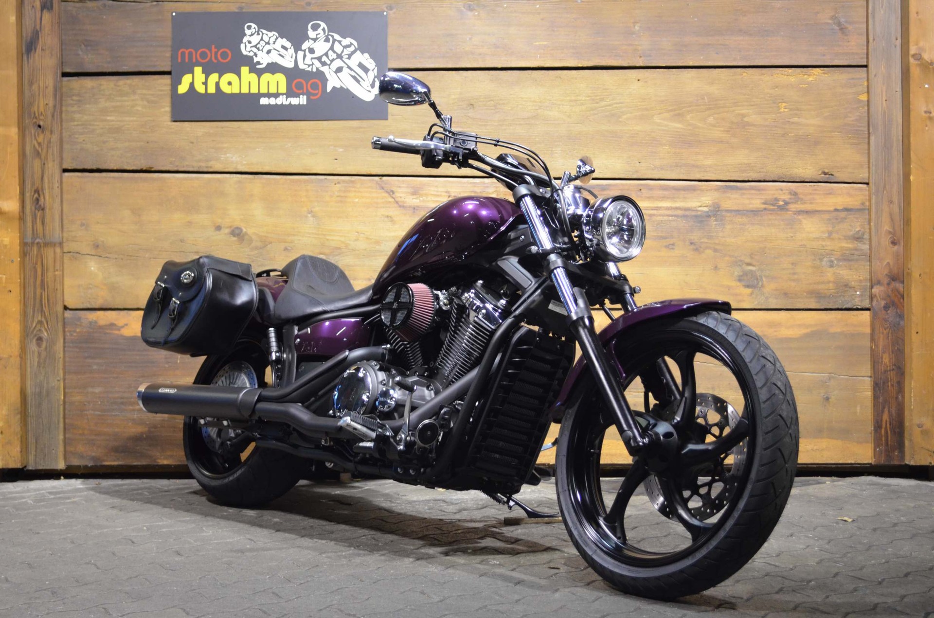 YAMAHA XVS 1300 CU Custom