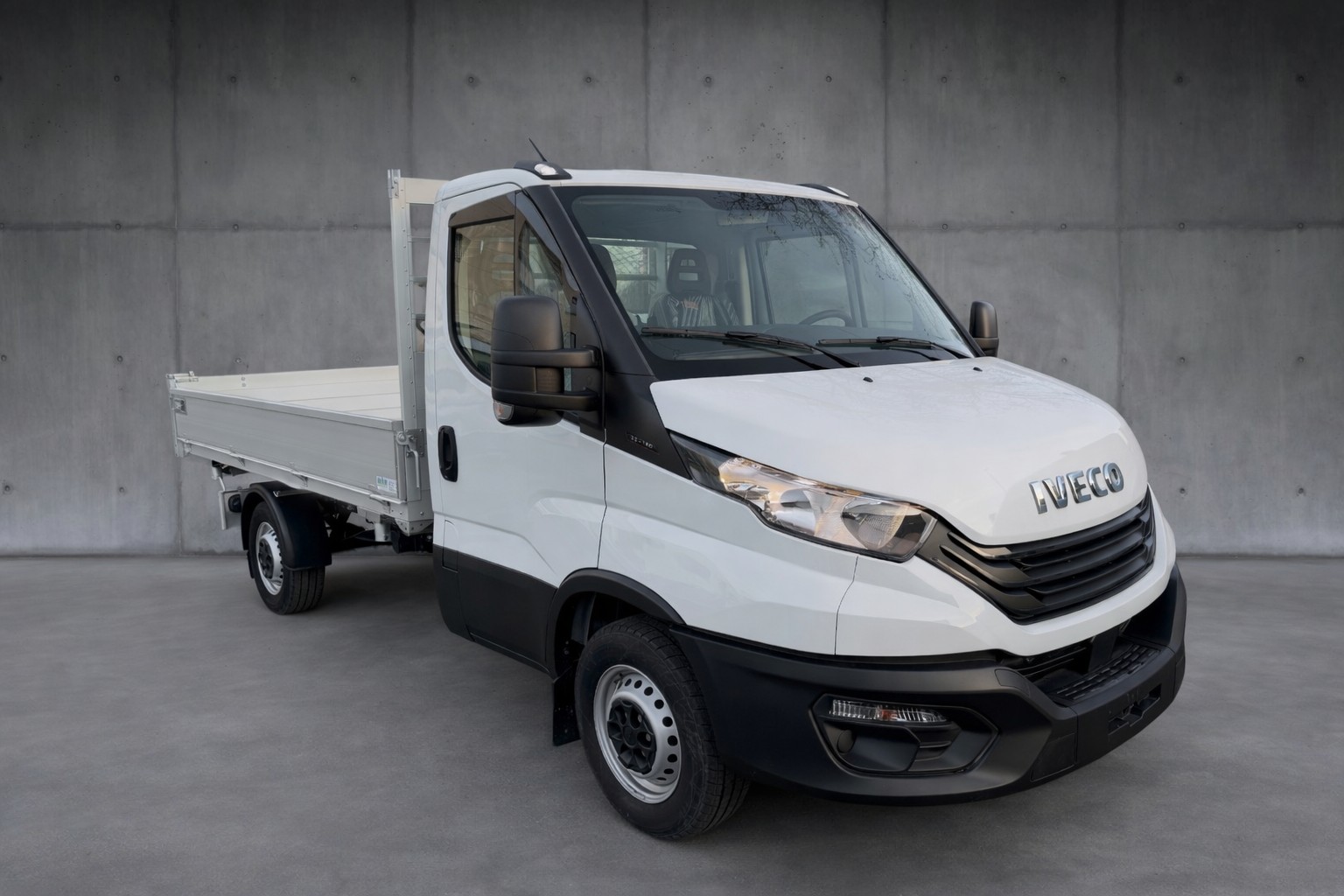 IVECO 35 S 16H A8-showroom-element-1