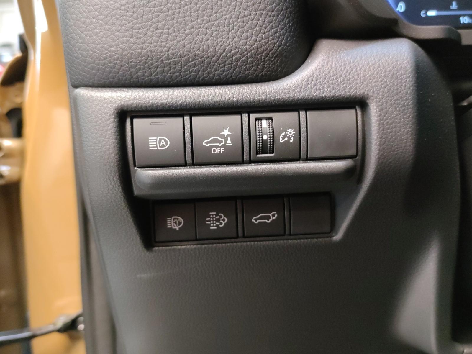 TOYOTA Land Cruiser 2.8 D 48V Invincible-image-16