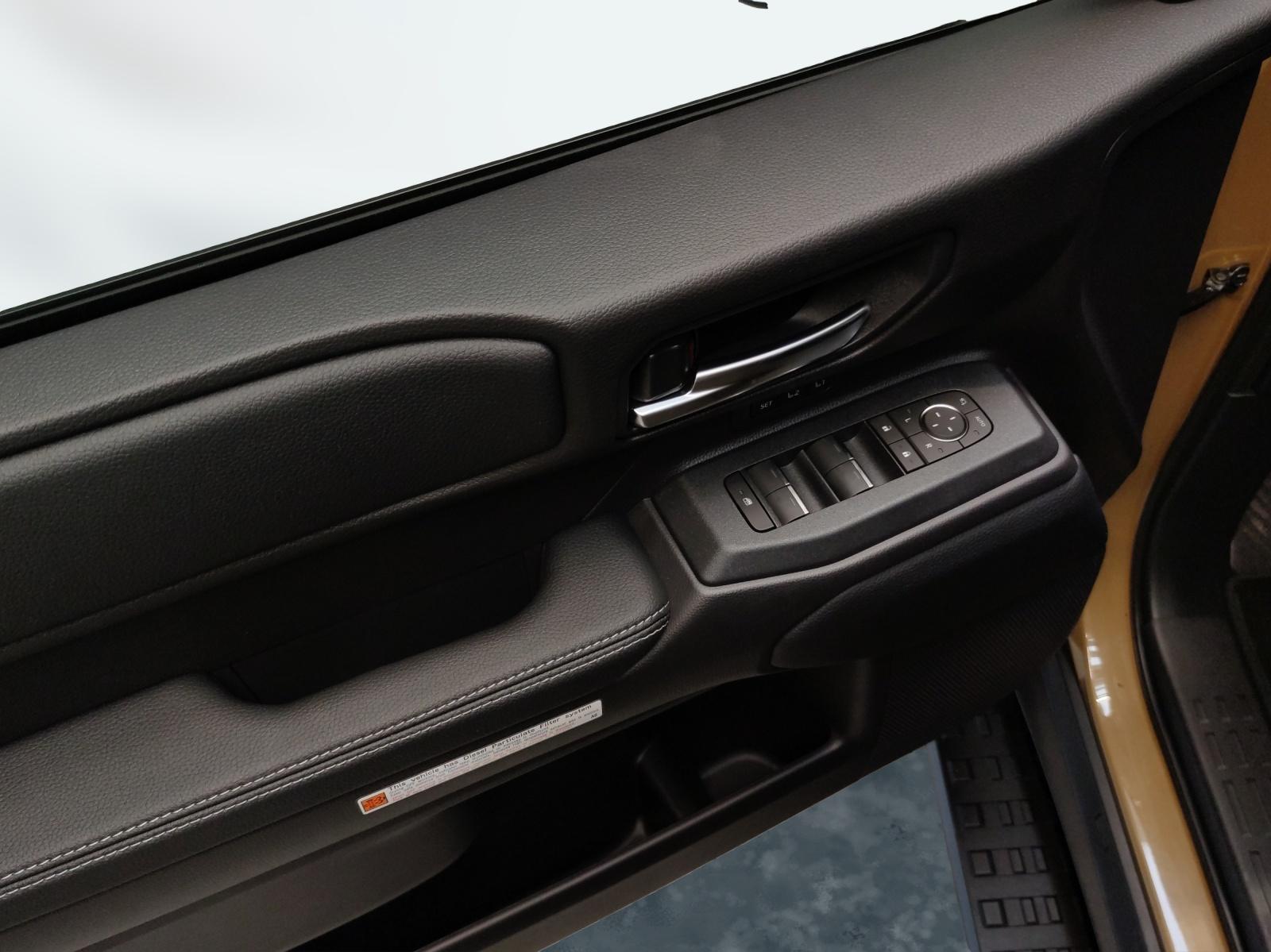 TOYOTA Land Cruiser 2.8 D 48V Invincible-image-13