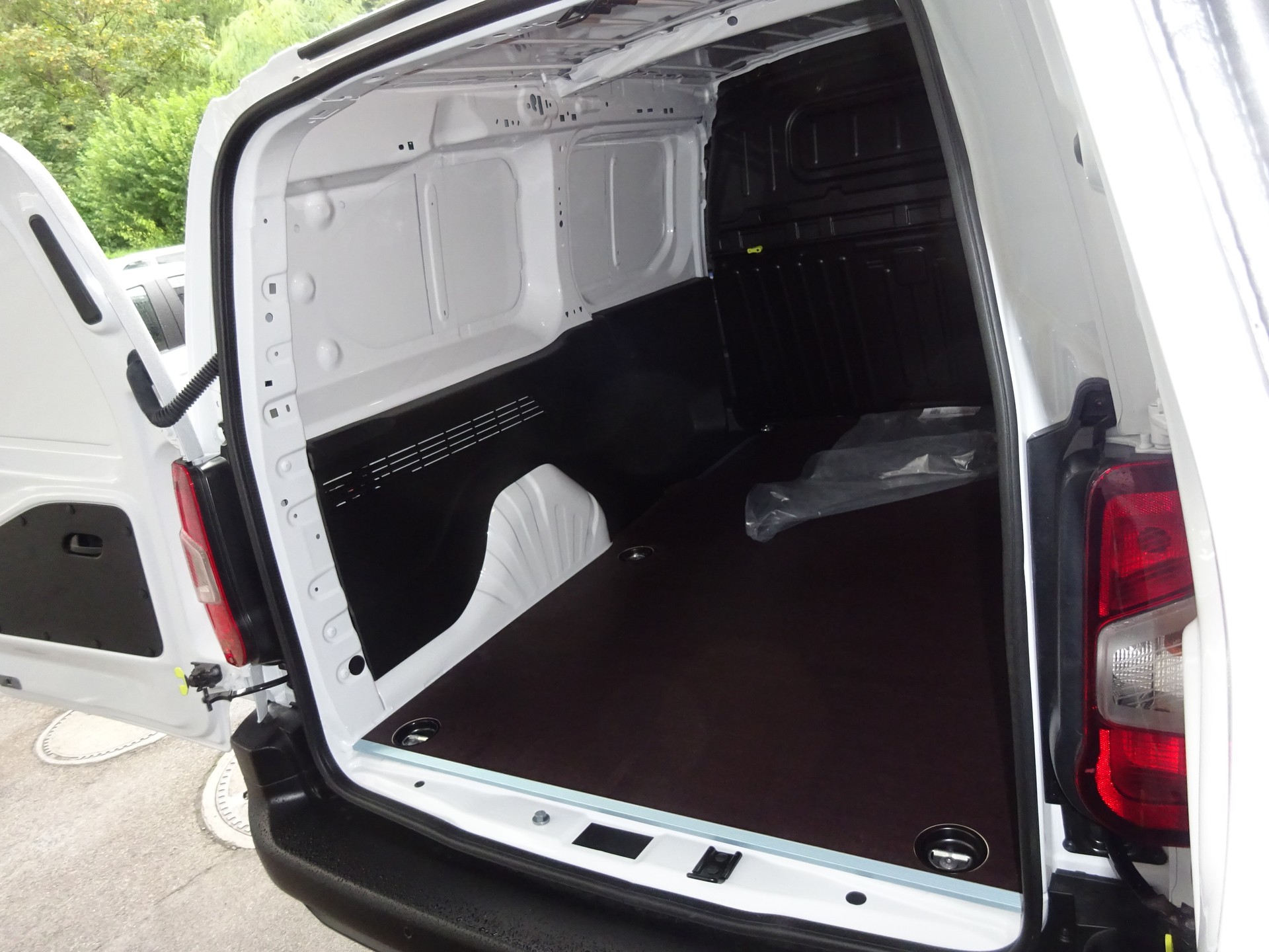 CITROEN Berlingo Van XL 1.5 Blue HDi 100 s/s-image-5