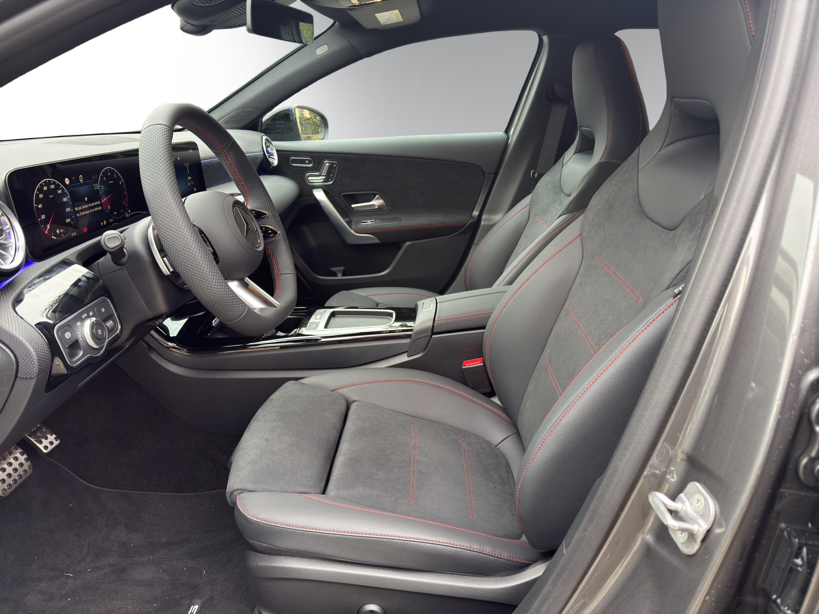 MERCEDES-BENZ A 200 Night Star 7G-DCT-image-7