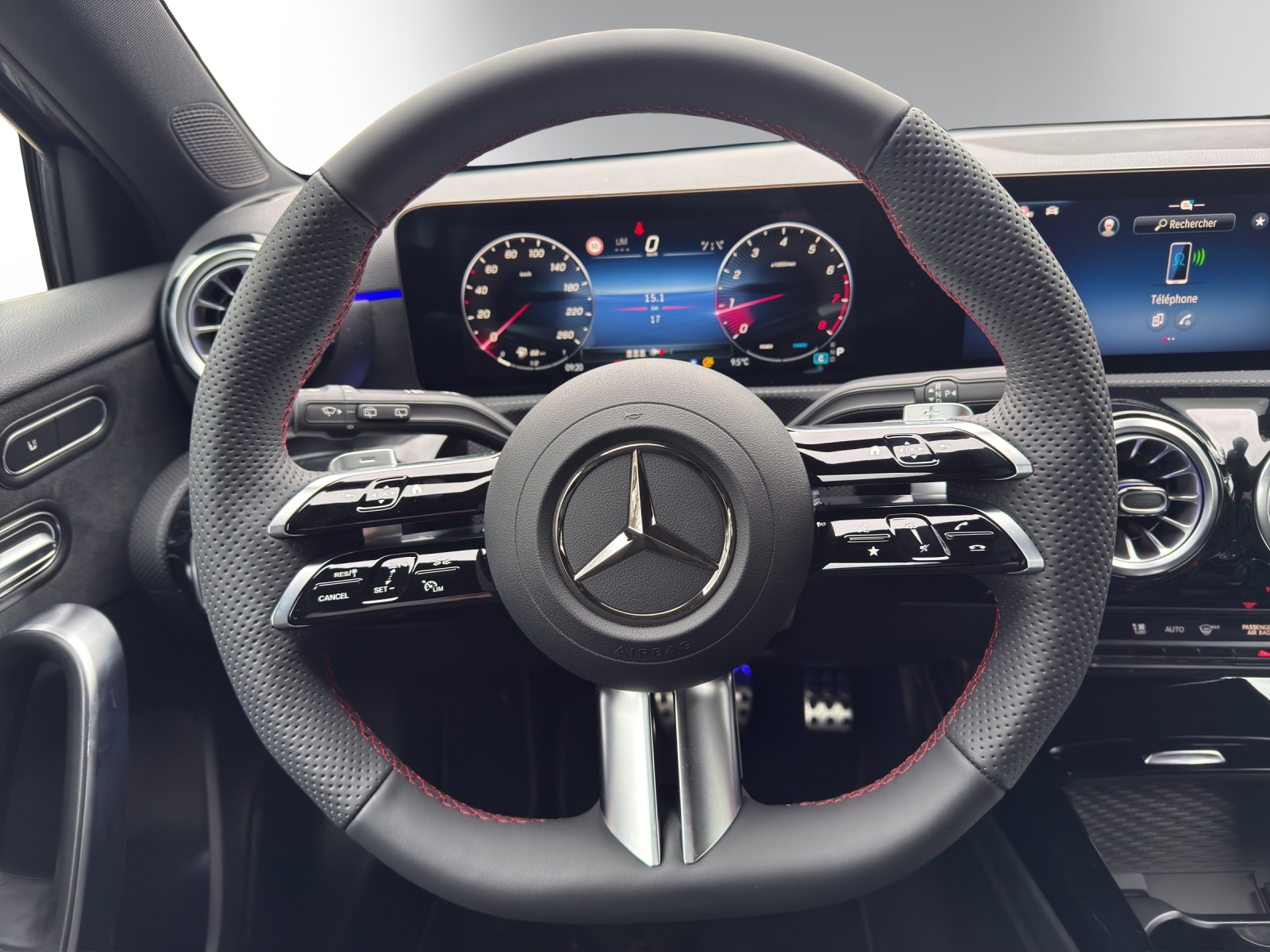 MERCEDES-BENZ A 200 Night Star 7G-DCT-image-8