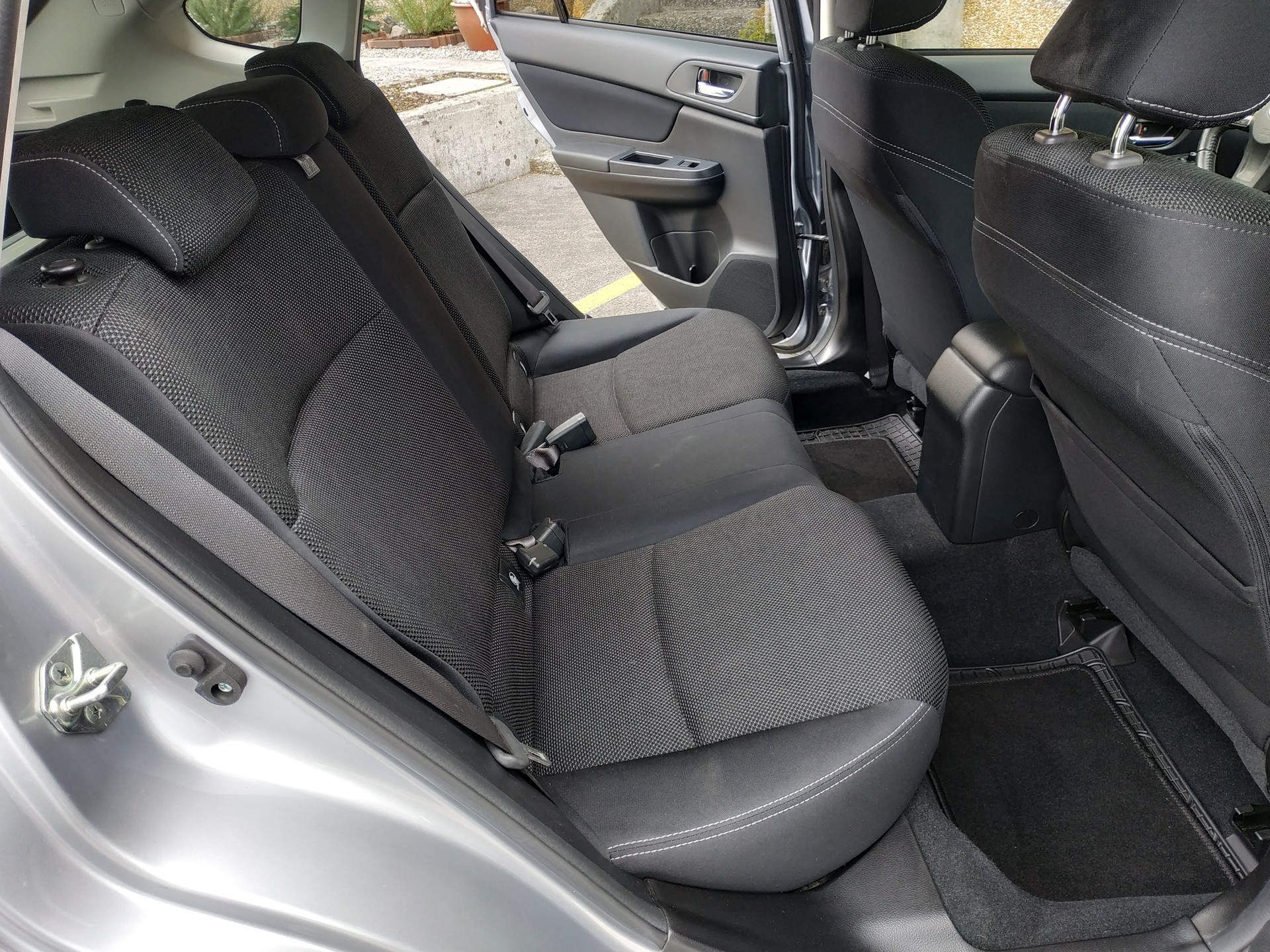 SUBARU XV 2.0 Swiss Two AWD CVT-image-16
