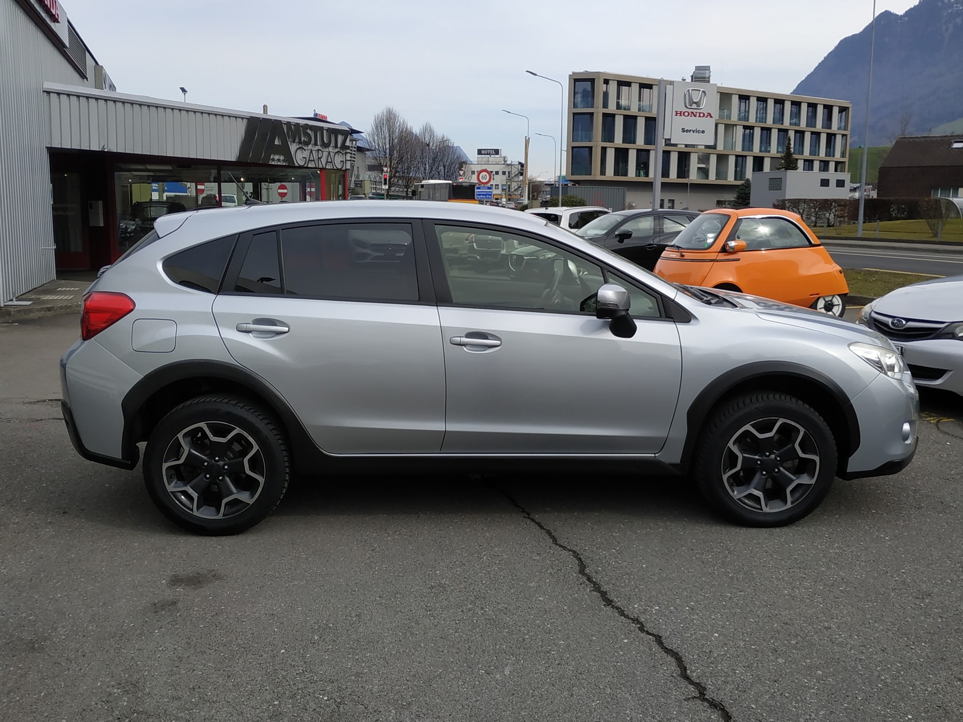SUBARU XV 2.0 Swiss Two AWD CVT-image-4