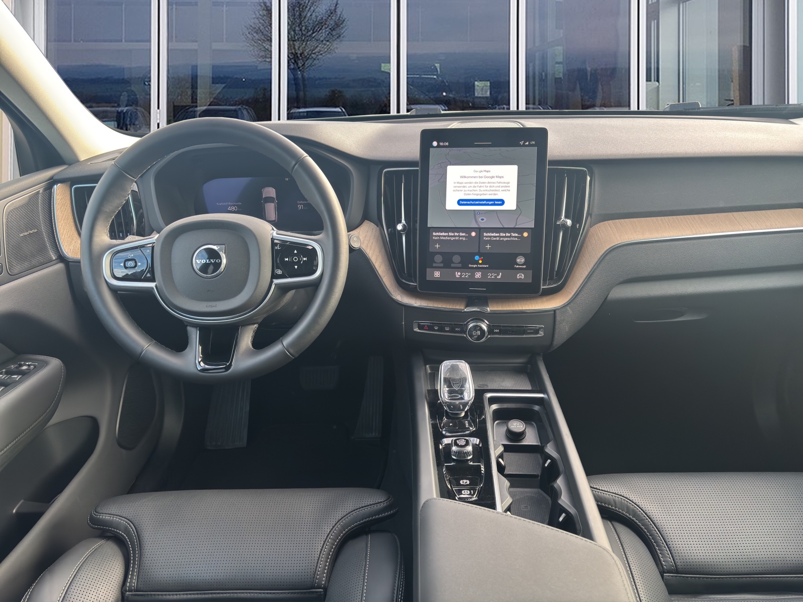 VOLVO XC60 2.0 T8 TE Plus Dark eAWD-image-10