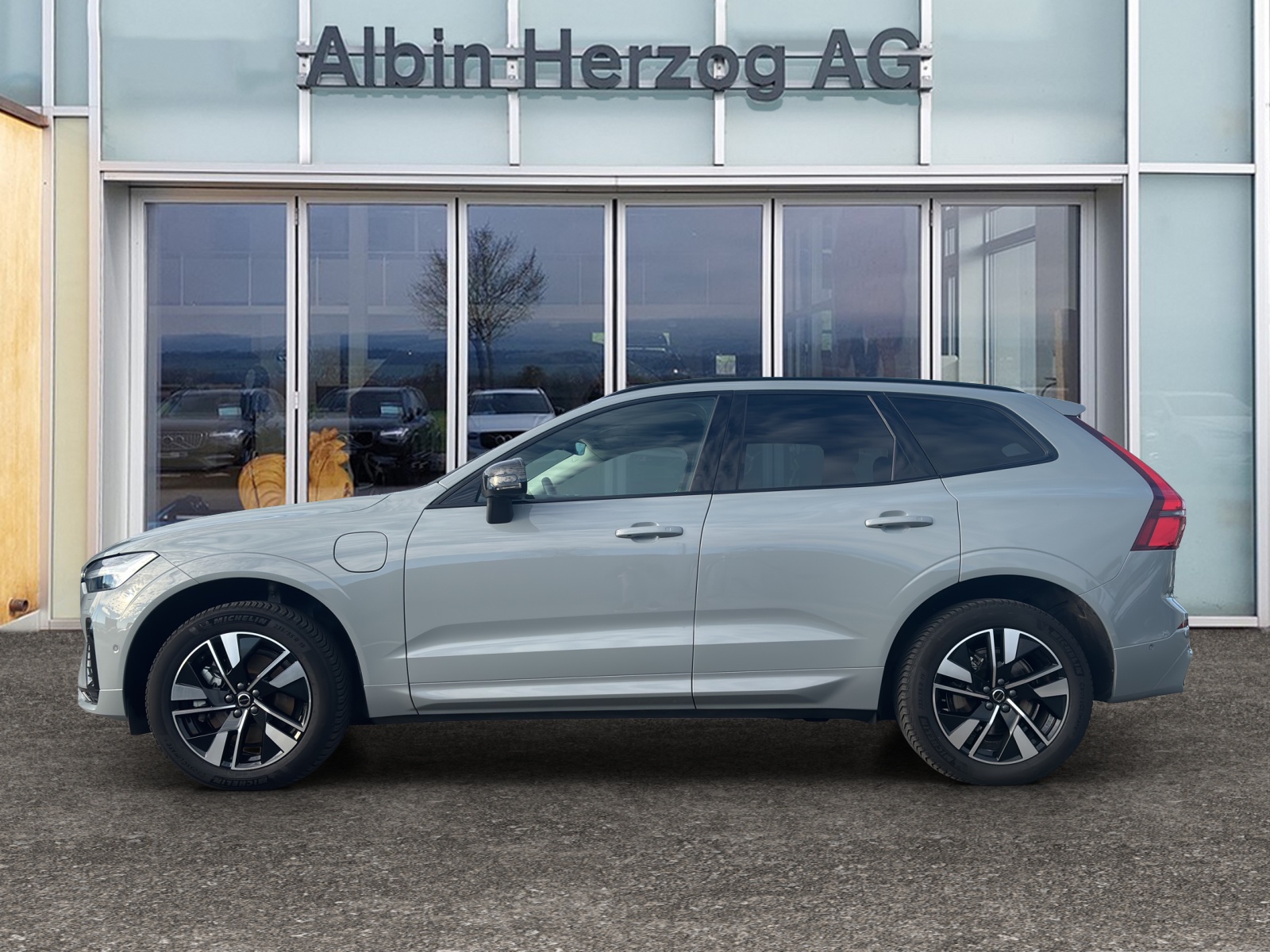 VOLVO XC60 2.0 T8 TE Plus Dark eAWD-showroom-element-1