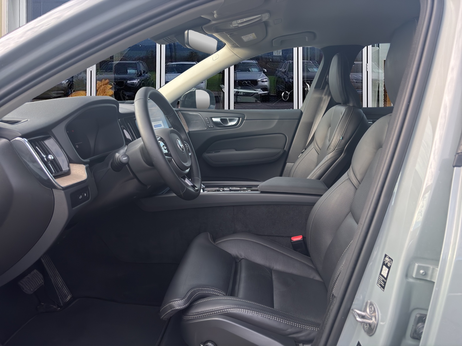 VOLVO XC60 2.0 T8 TE Plus Dark eAWD-image-8