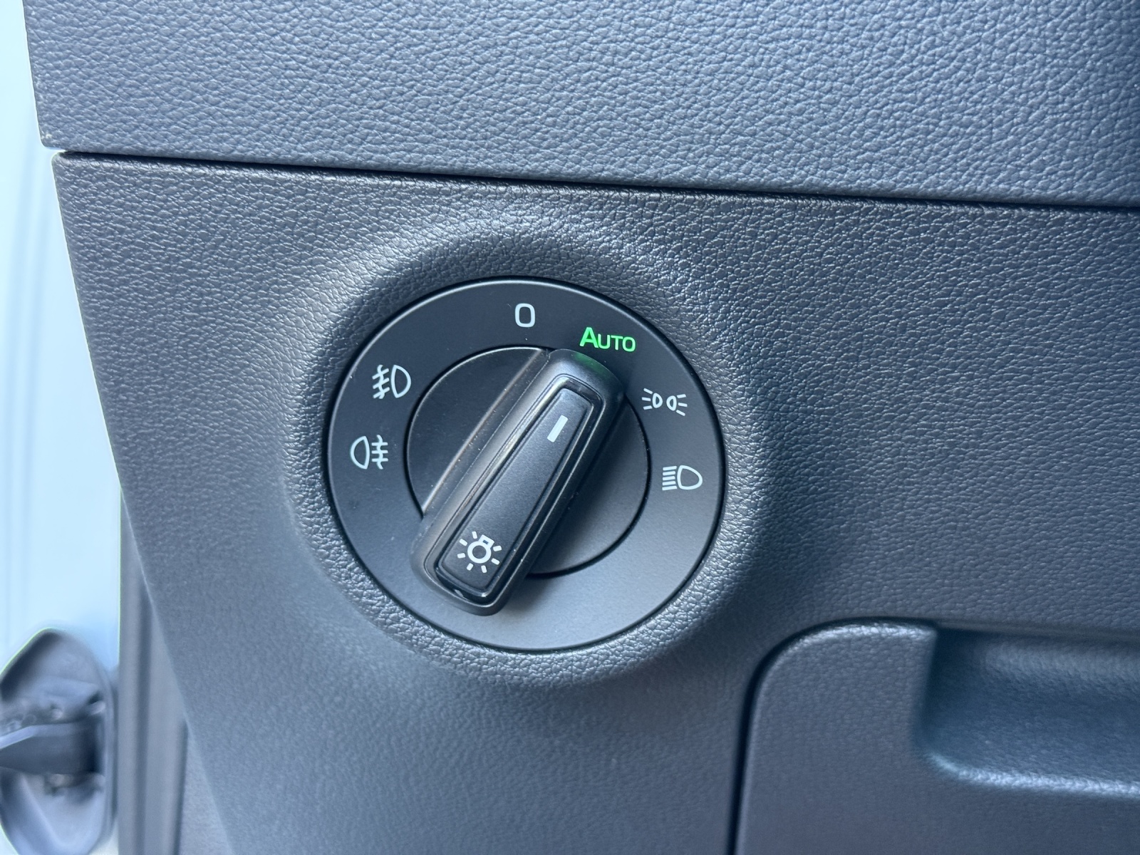 SKODA Karoq 1.5 TSI Selection DSG-image-20