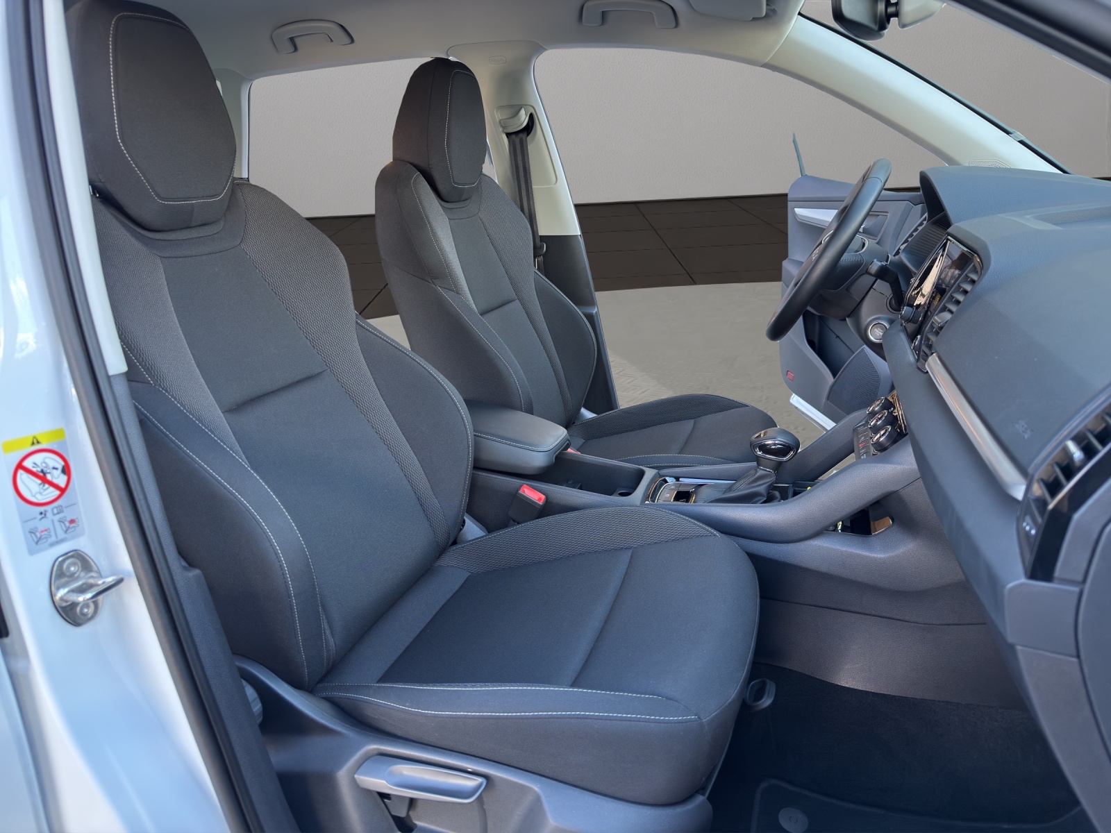 SKODA Karoq 1.5 TSI Selection DSG-image-16
