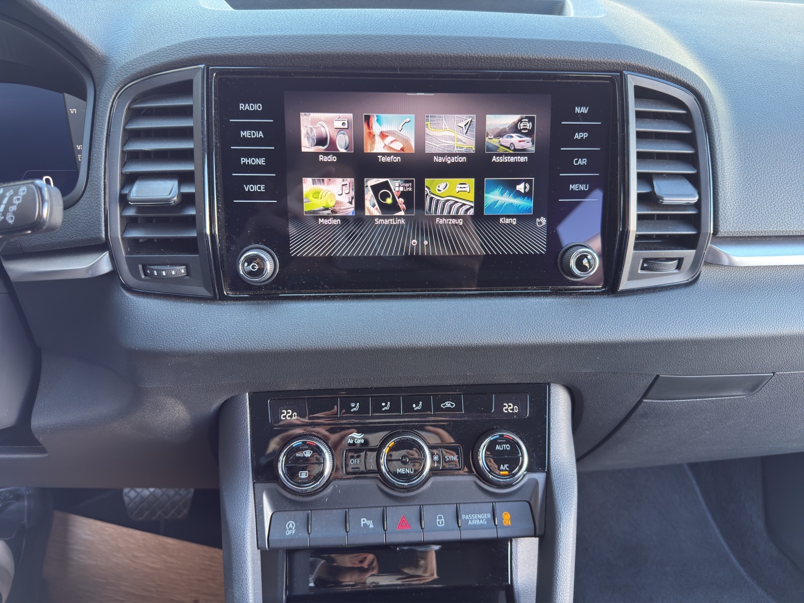 SKODA Karoq 1.5 TSI Selection DSG-image-14