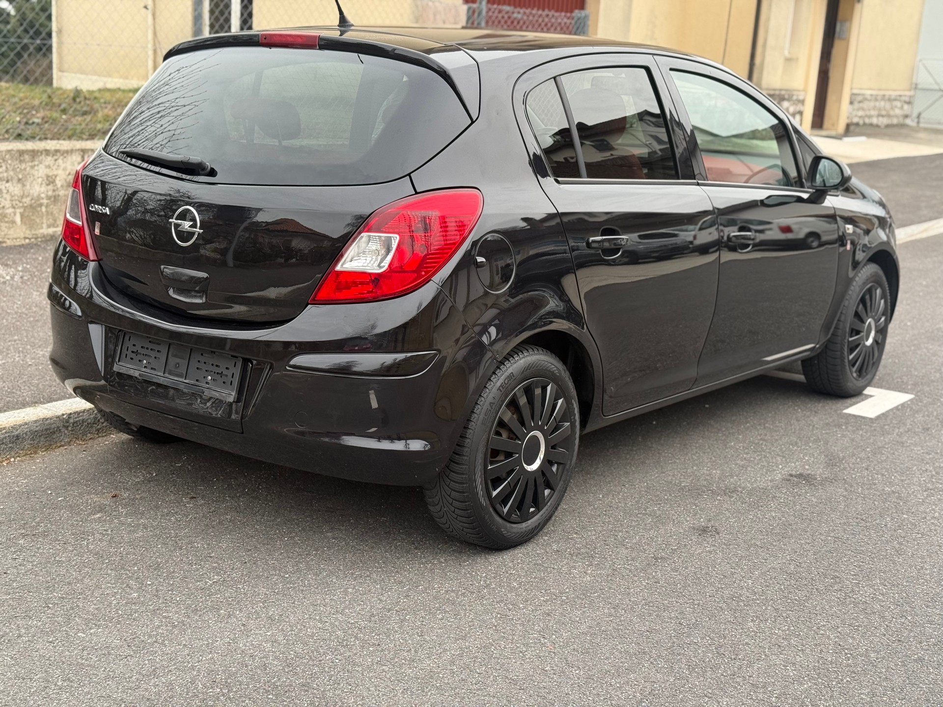 OPEL Corsa 1.4 TP Anniversary-image-5