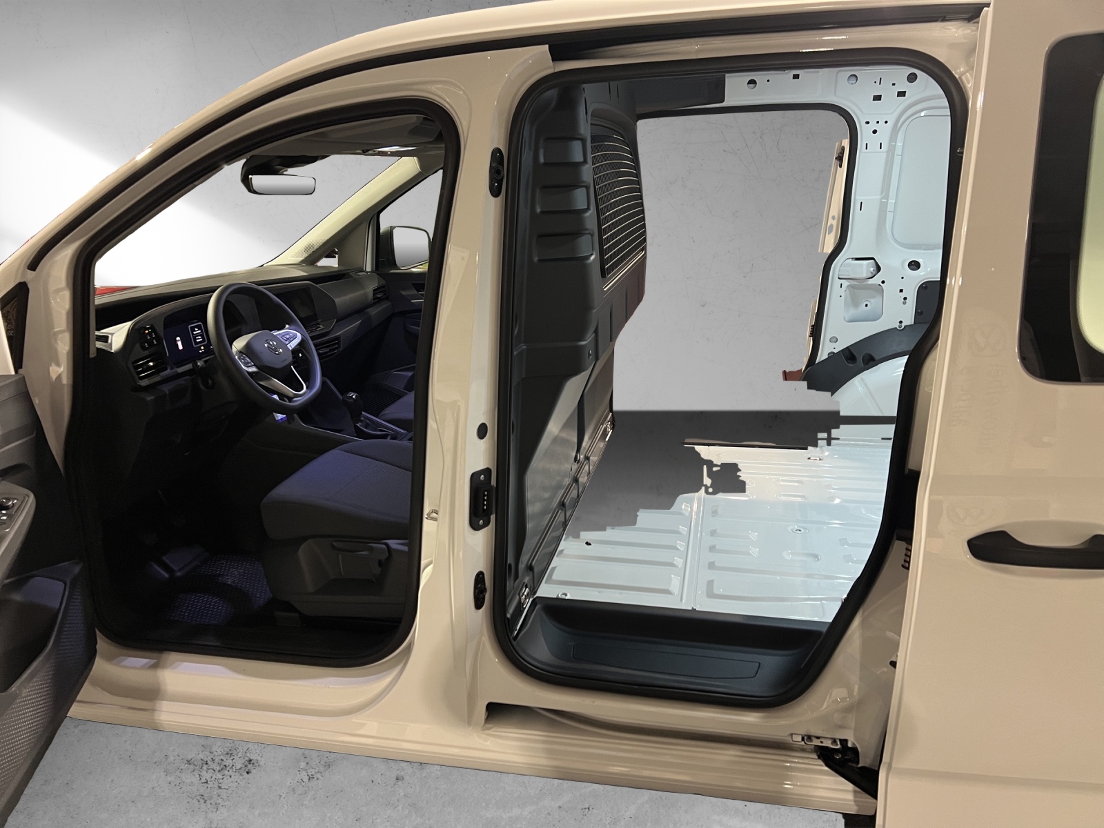 VW Caddy Cargo 2.0TDI 4Motion-image-5