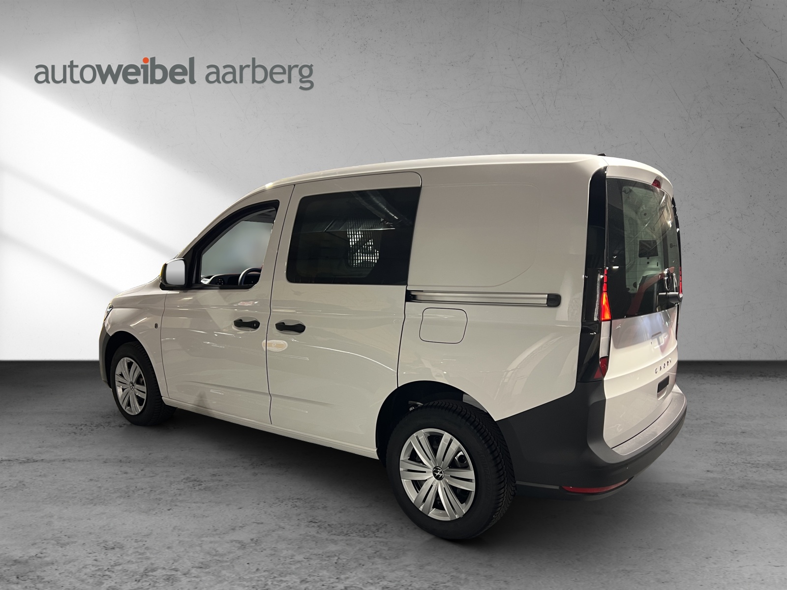 VW Caddy Cargo 2.0TDI 4Motion-image-3