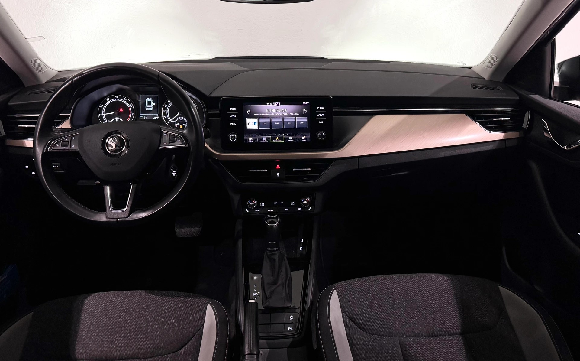SKODA Kamiq 1.0 TSI Ambition DSG-image-11