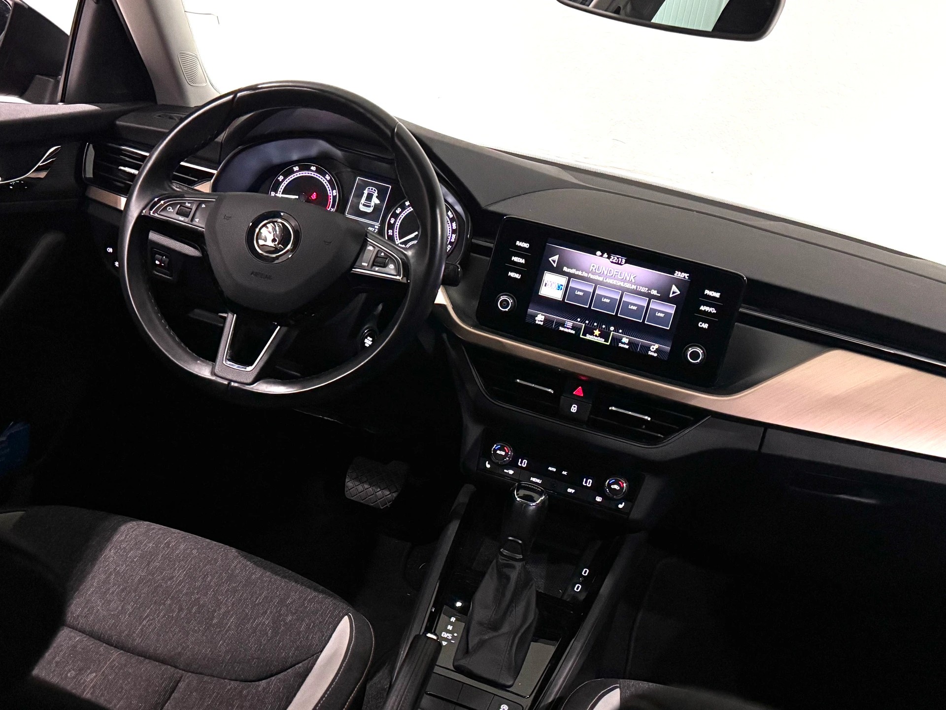 SKODA Kamiq 1.0 TSI Ambition DSG-image-12