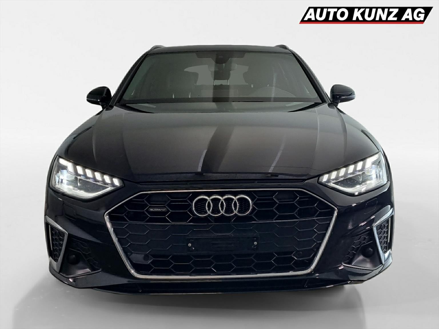 AUDI A4 Avant S line 40 TDI quattro S tronic-image-2