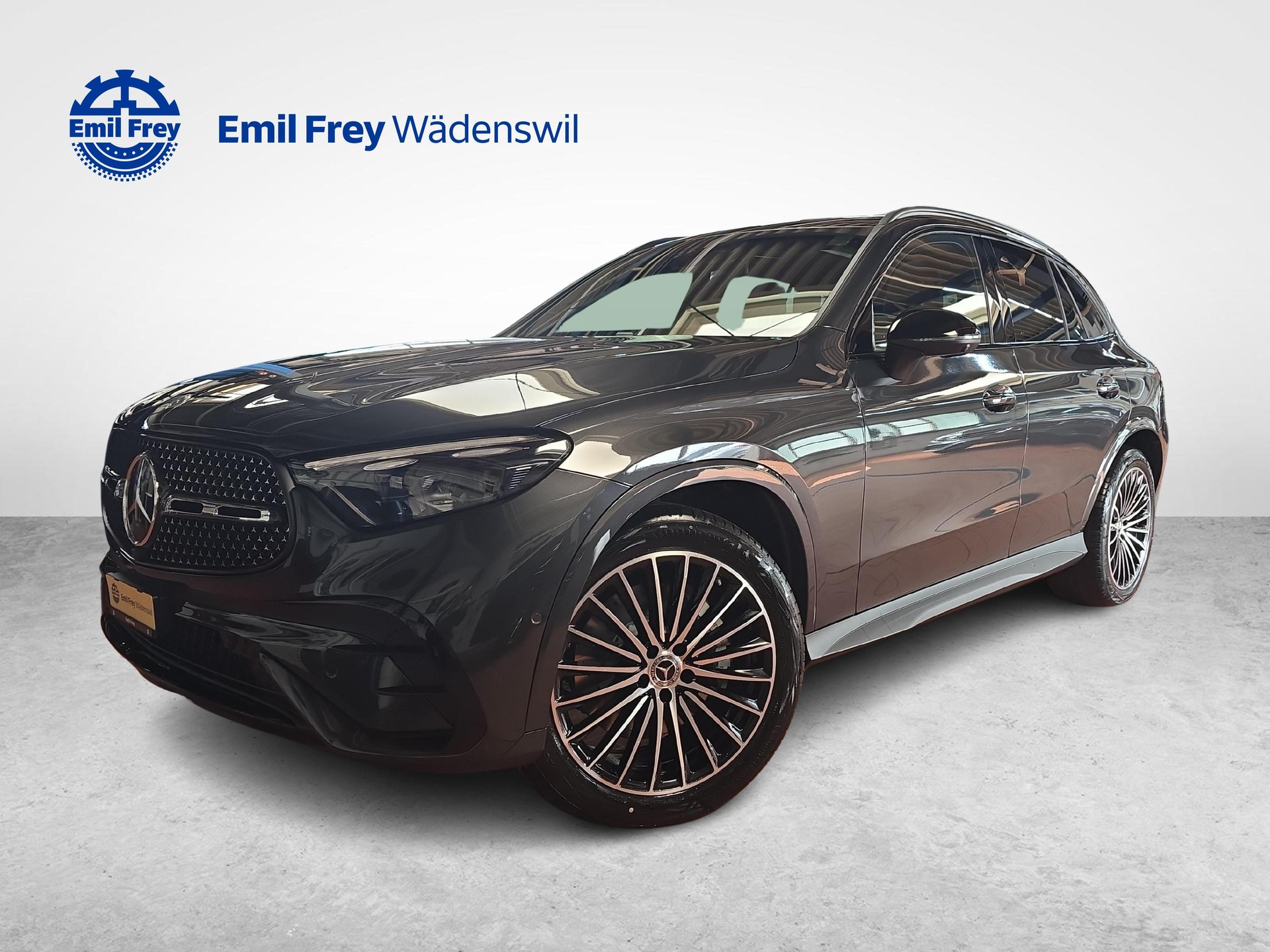 MERCEDES-BENZ GLC 300 4MATIC AMG Line-image-12