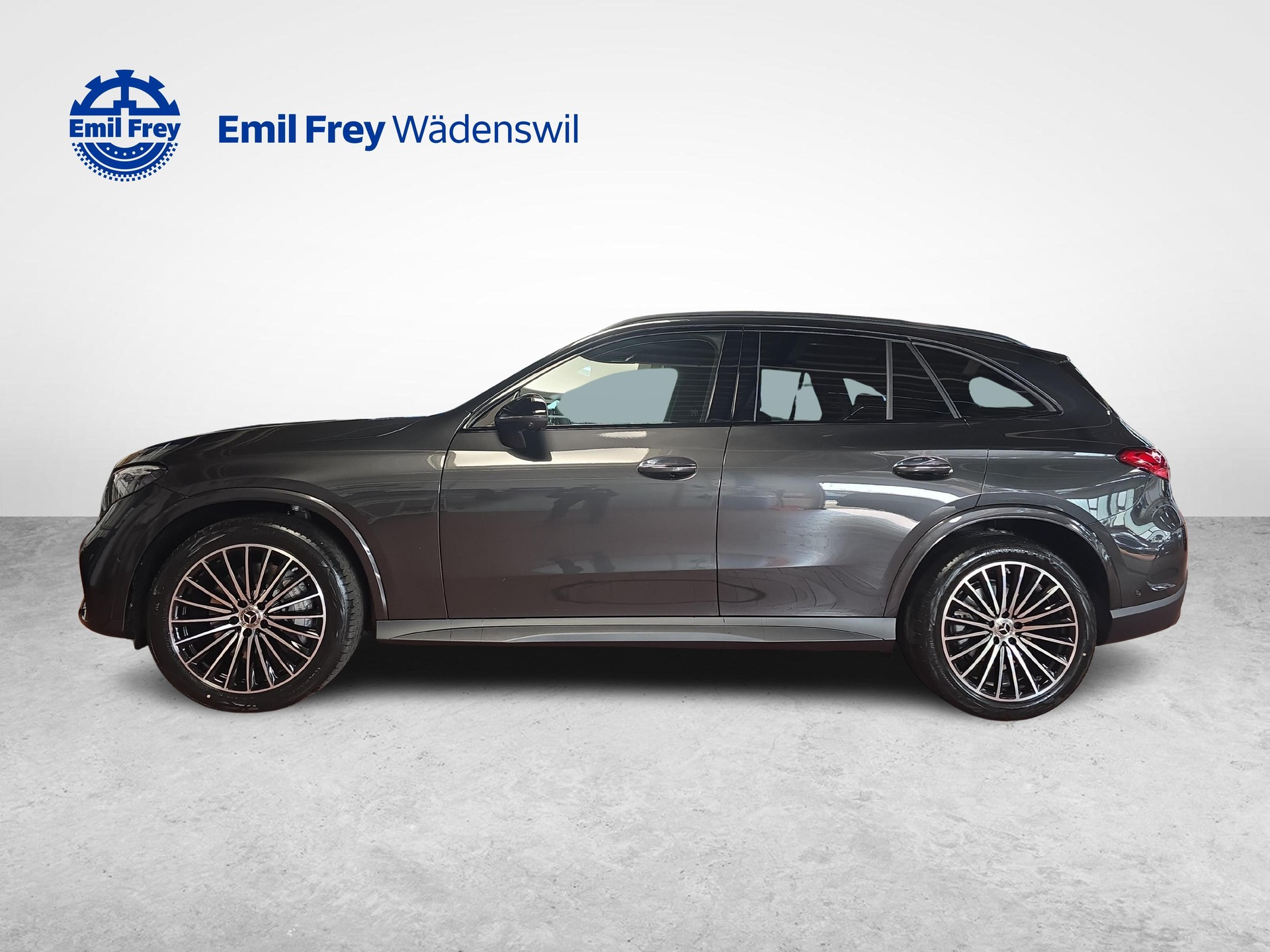MERCEDES-BENZ GLC 300 4MATIC AMG Line-image-1