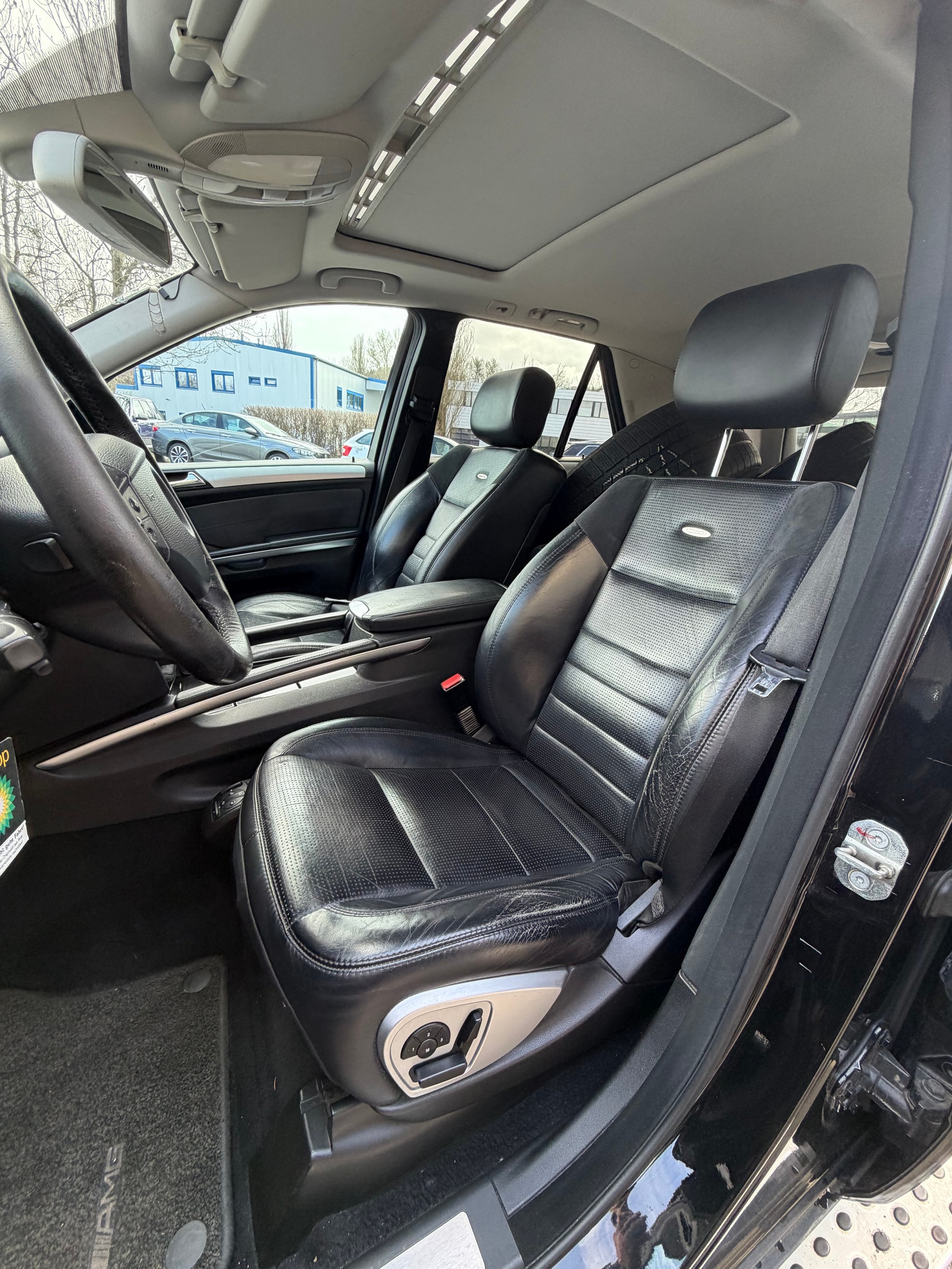 MERCEDES-BENZ ML 63 AMG 4Matic 7G-Tronic-image-6
