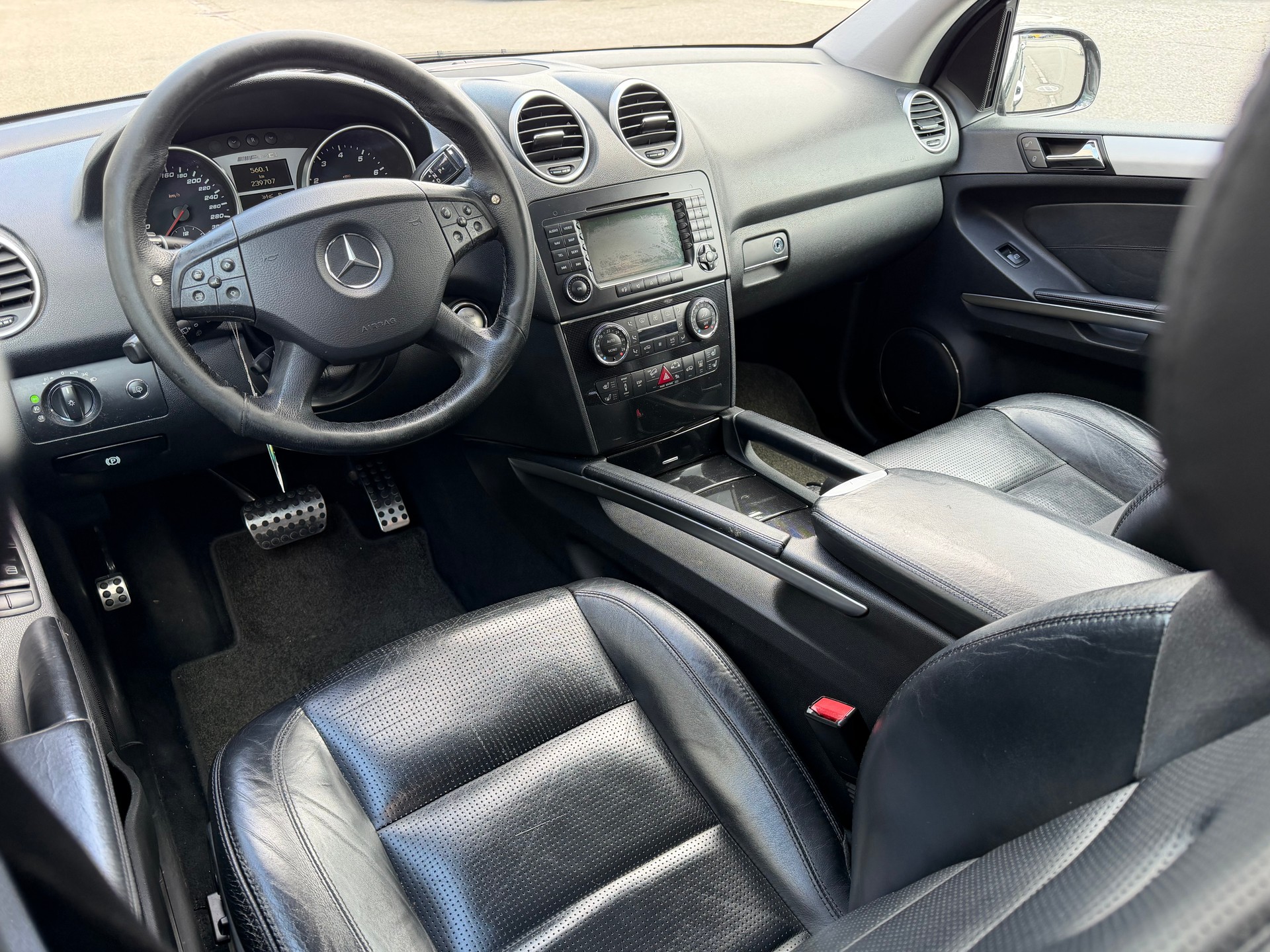 MERCEDES-BENZ ML 63 AMG 4Matic 7G-Tronic-image-4