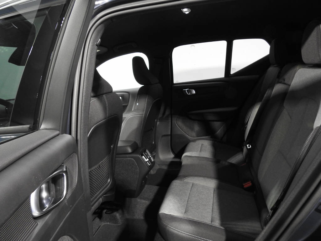 VOLVO XC40 2.0 B3 MH Core-image-9