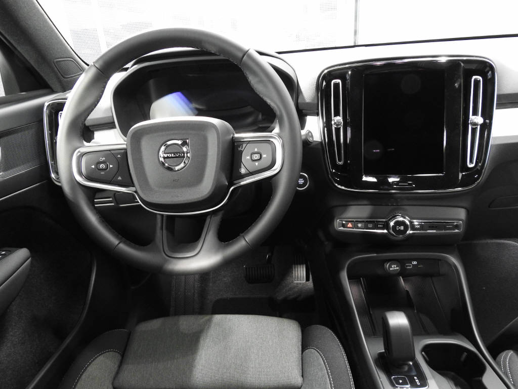 VOLVO XC40 2.0 B3 MH Core-image-7