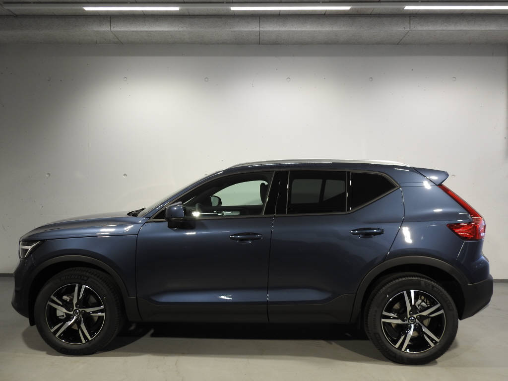 VOLVO XC40 2.0 B3 MH Core-image-2