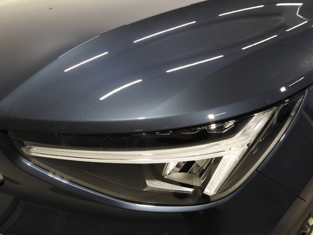 VOLVO XC40 2.0 B3 MH Core-image-11