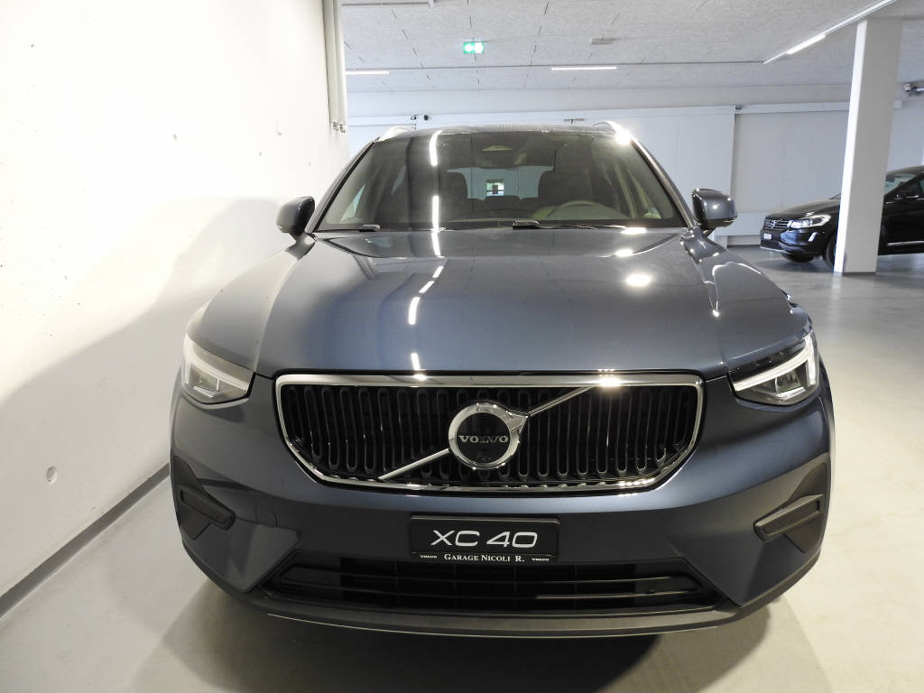 VOLVO XC40 2.0 B3 MH Core-image-1