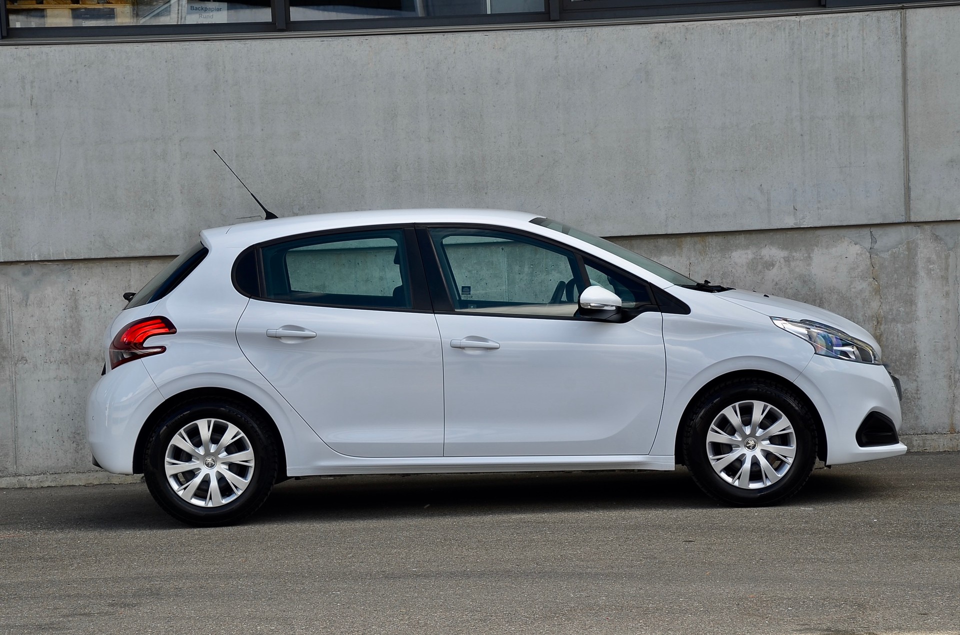 PEUGEOT 208 1.2 PureTech Active-image-26