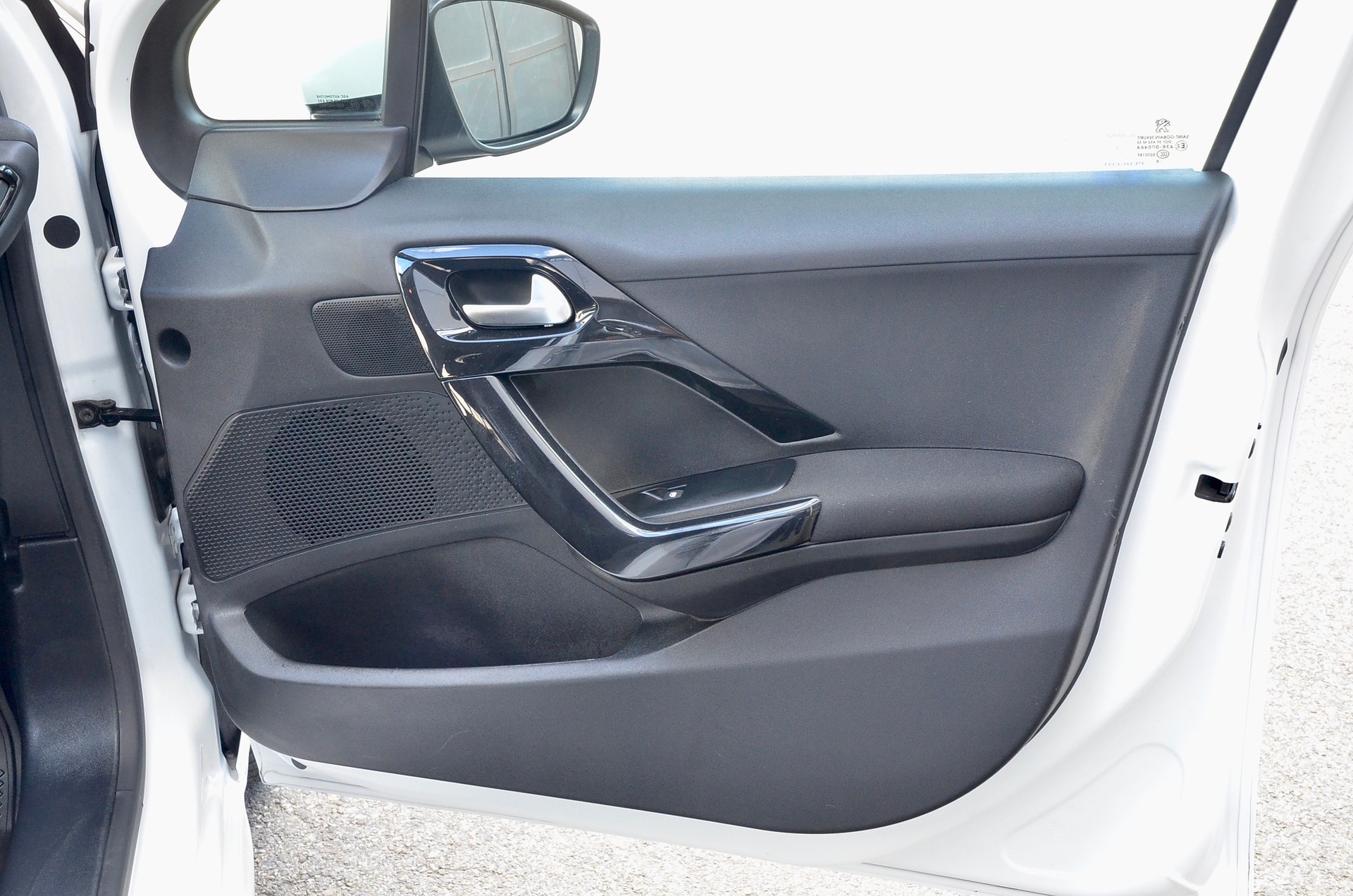 PEUGEOT 208 1.2 PureTech Active-image-7