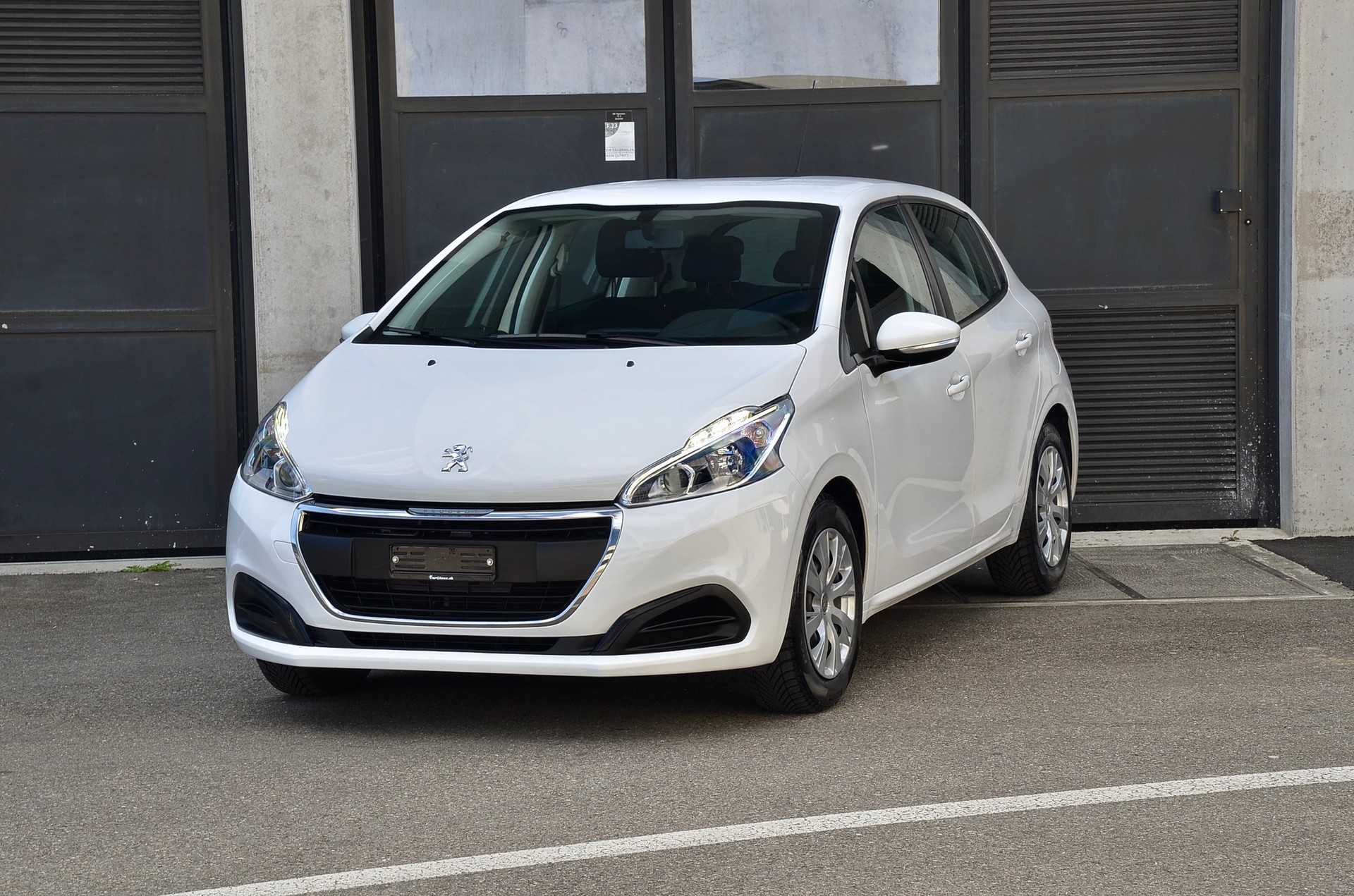 PEUGEOT 208 1.2 PureTech Active-image-16