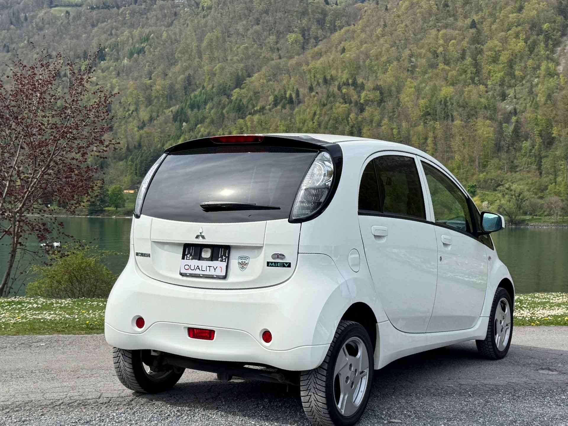 MITSUBISHI i MiEV-image-7