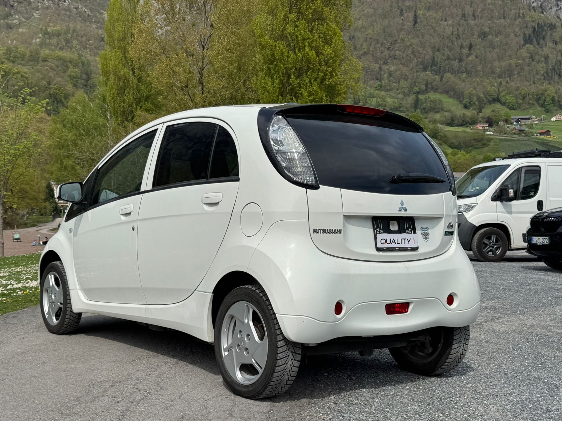 MITSUBISHI i MiEV-image-5
