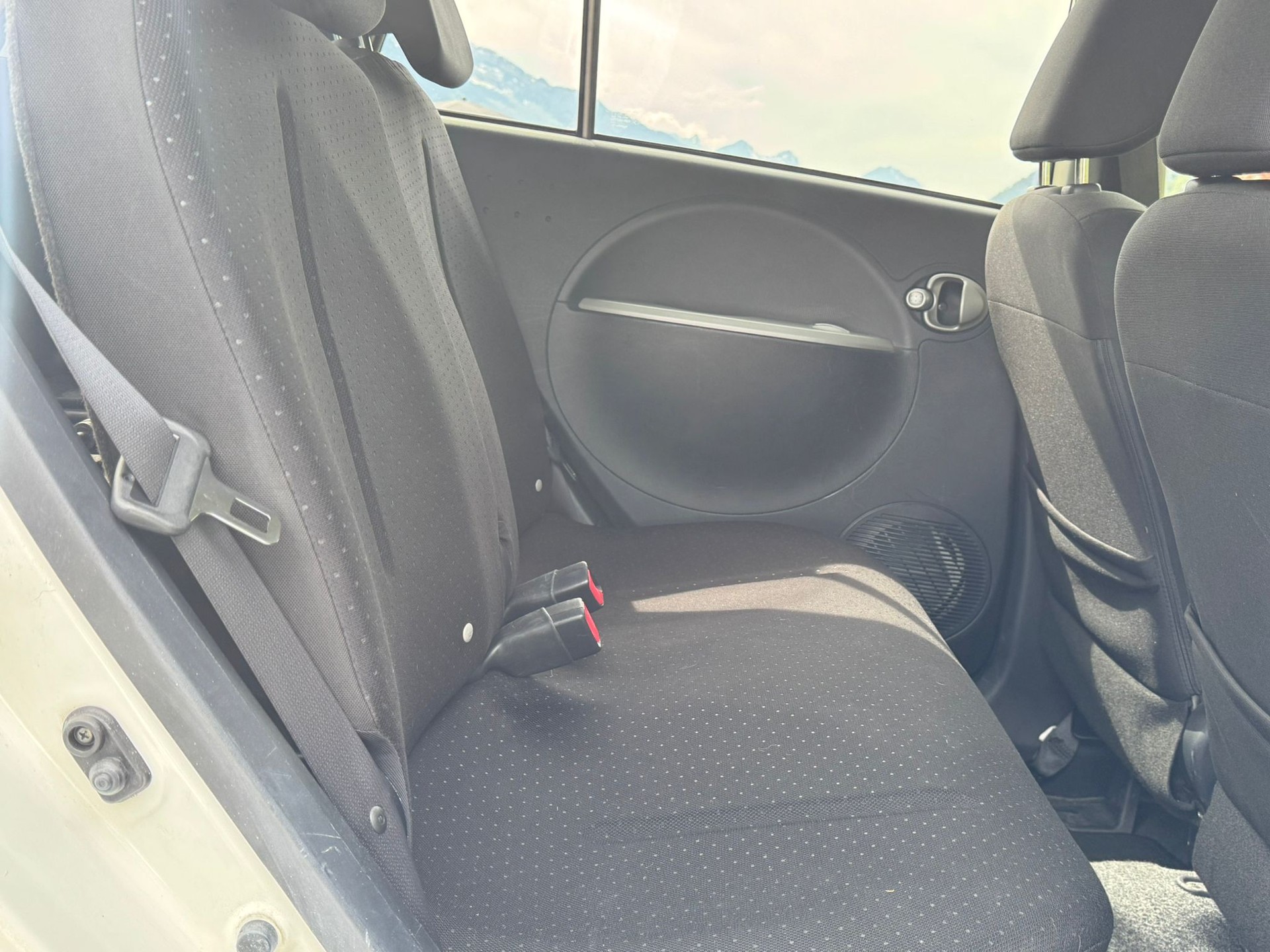 MITSUBISHI i MiEV-image-10
