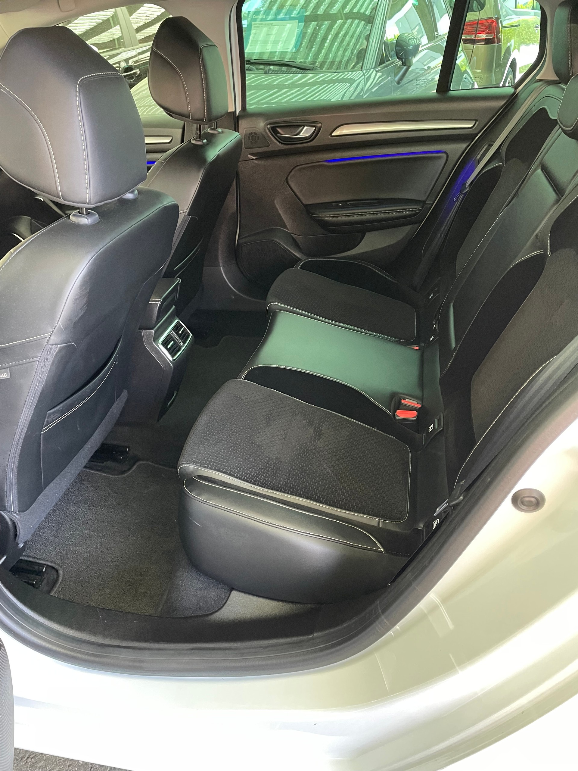 RENAULT Mégane Grandtour 1.5 dCi GT Line EDC-image-8
