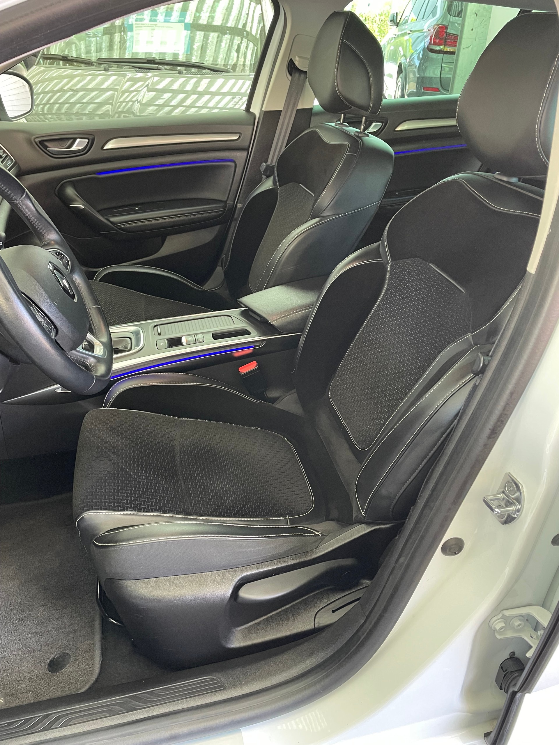RENAULT Mégane Grandtour 1.5 dCi GT Line EDC-image-7